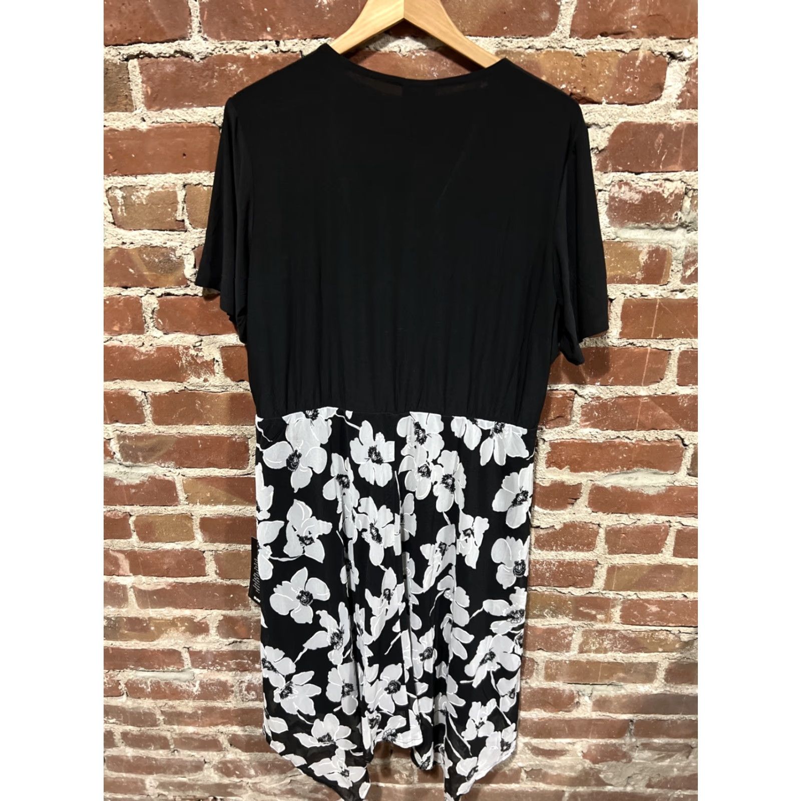 Avenue NWT Avenue Maxi Dress S/S Jersey Womens 18/20 Black Floral V-Neck Party/Cocktail, Wedding Size XXL / US 16-18 / IT 52-54 - 3 Thumbnail