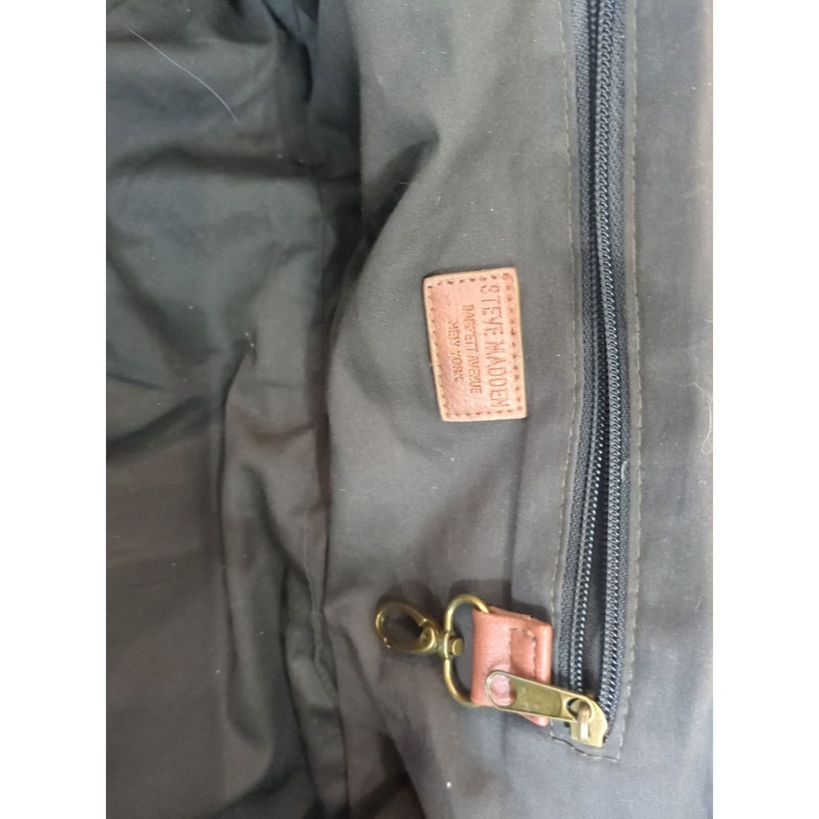Steve Madden Steve Madden Duffle Bag Mens Olive Green Adjustable Strap Lightweight Polyester Army Green Sports Bag Mens Size ONE SIZE - 7 Thumbnail