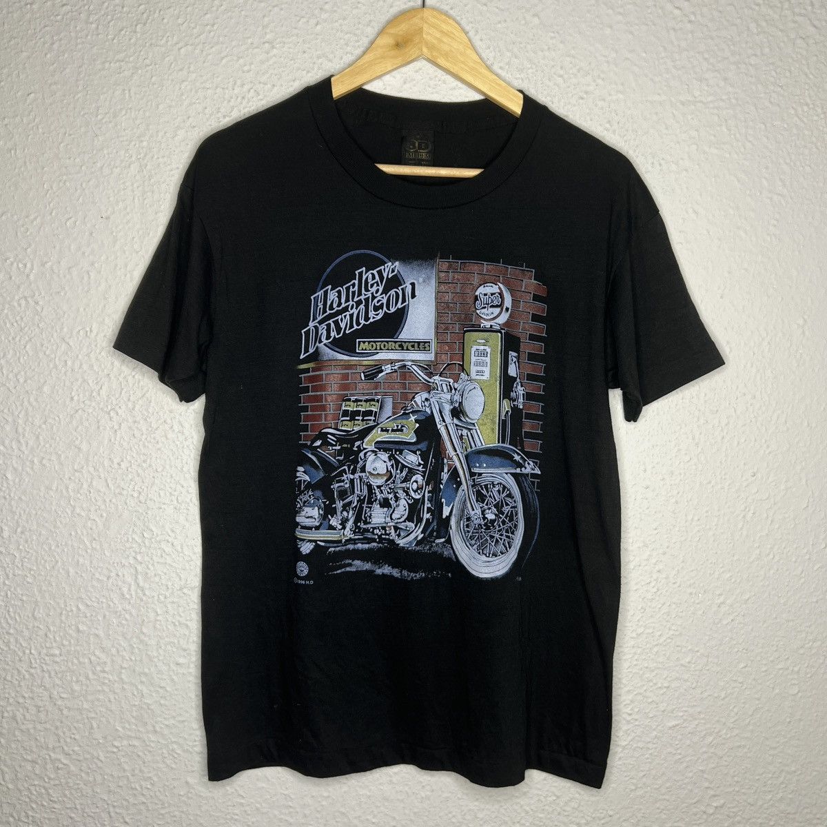 Harley Davidson × Vintage Vintage Harley Davidson Tshirt Tee 3D Emllem 1996 Gas Size US M / EU 48-50 / 2 - 1 Thumbnail