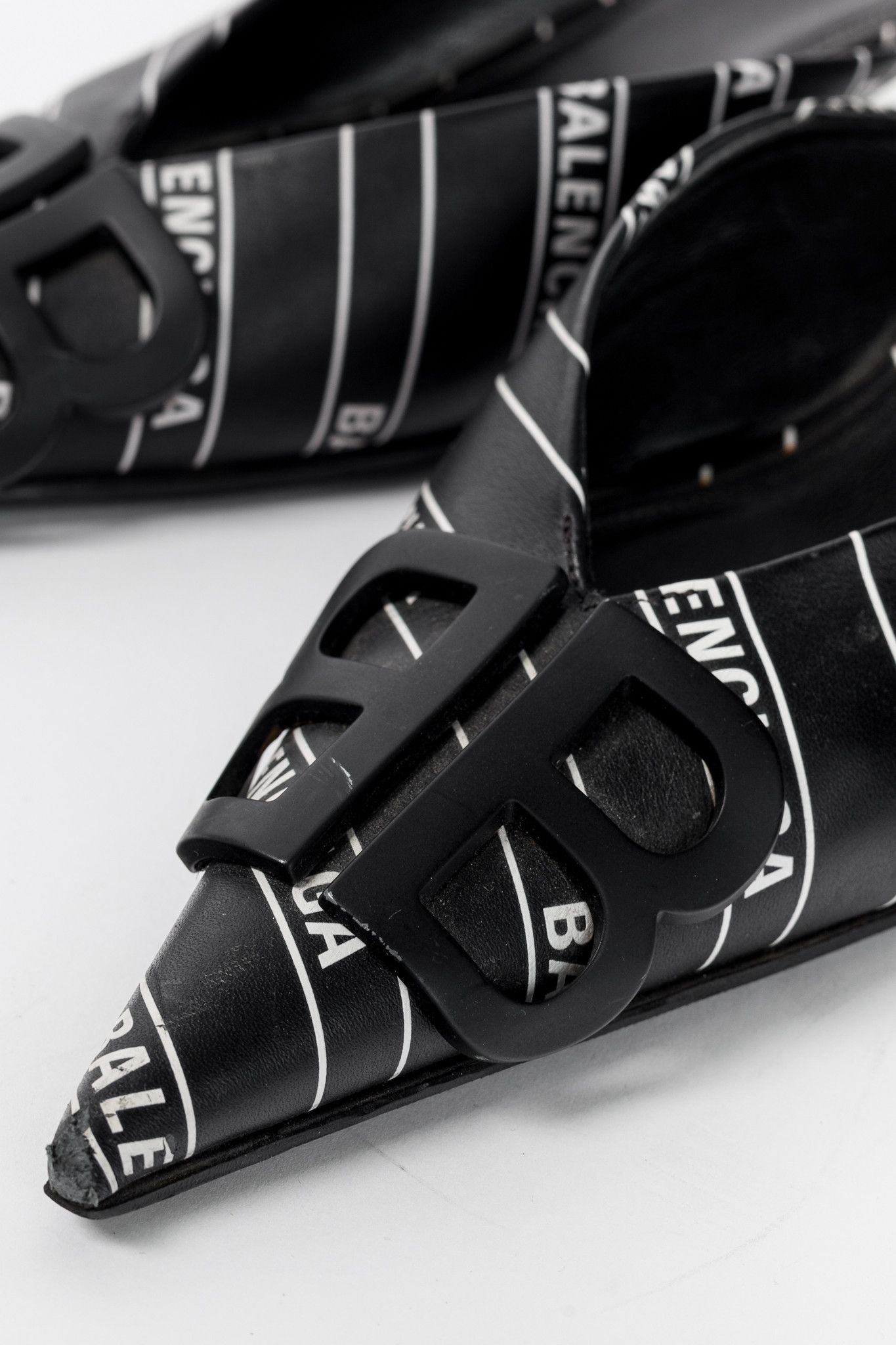 Balenciaga Balenciaga Black & White Logo-Printed BB Knife Mules Size US 6.5 / IT 36.5 - 8 Thumbnail