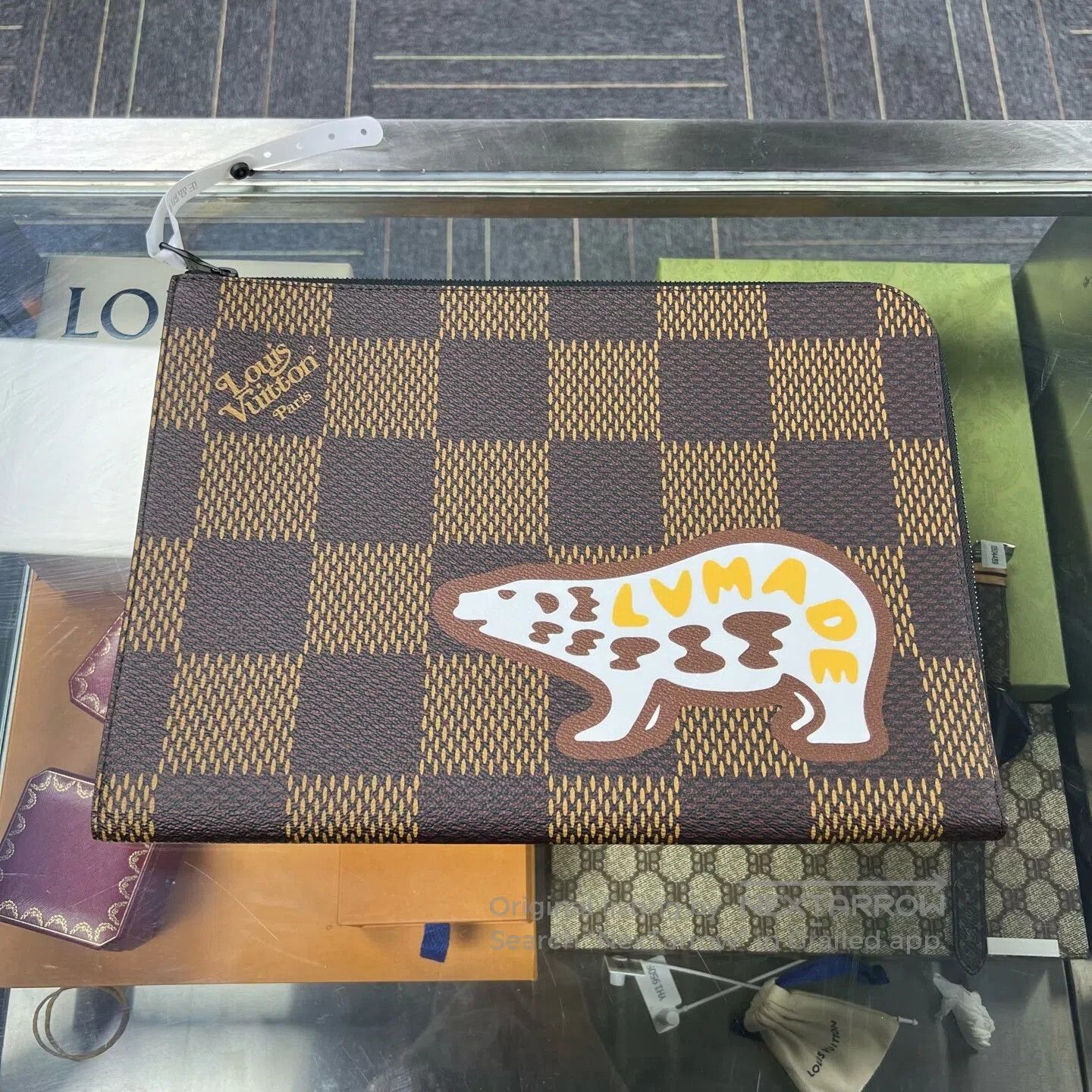 Louis Vuitton Louis Vuitton Polar Bear Co-branded Chessboard Grid Handba Size ONE SIZE - 1 Thumbnail