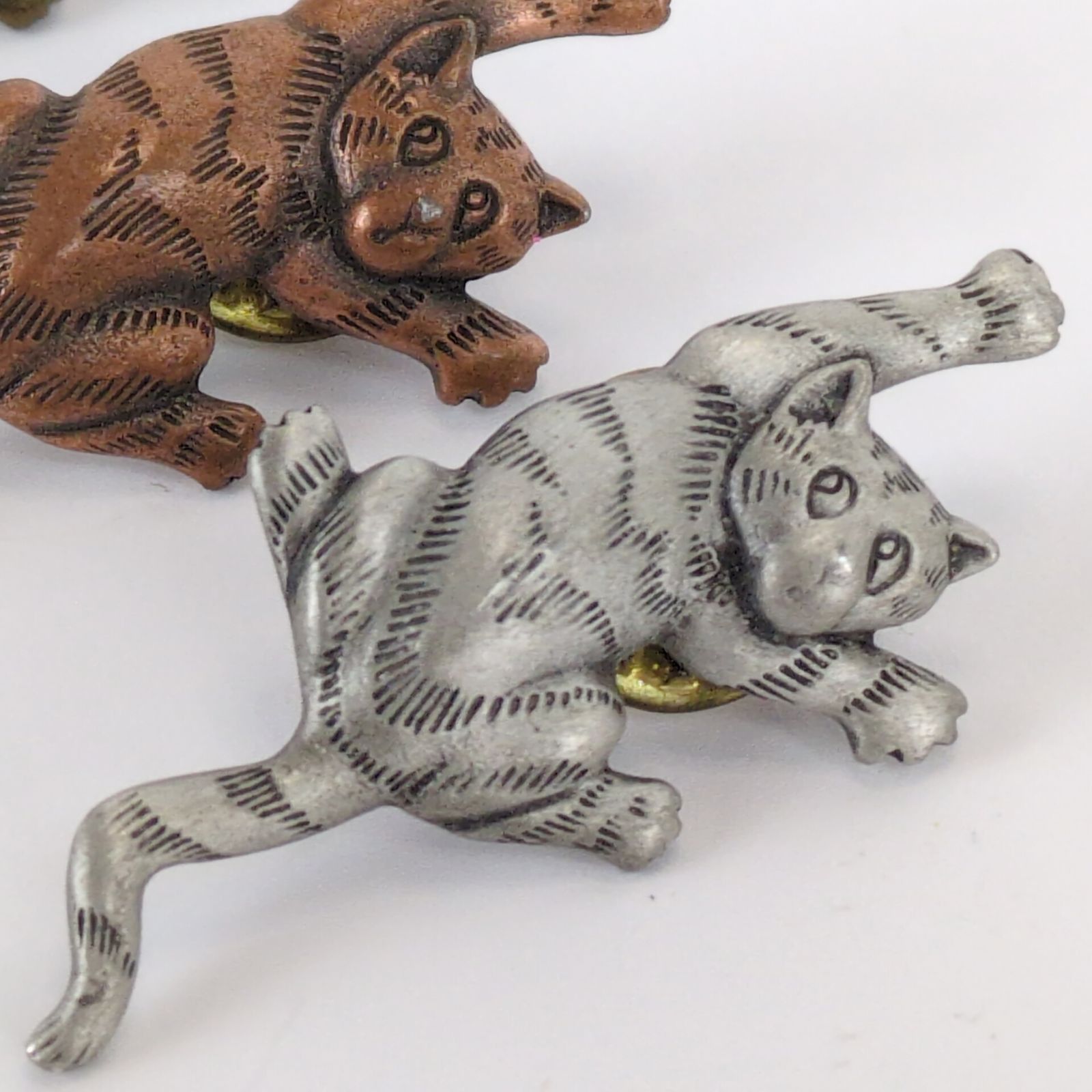 Vintage Artifacts Jonette Jewelry Climbing Cat Pin Set 1986 Size ONE SIZE - 3 Thumbnail