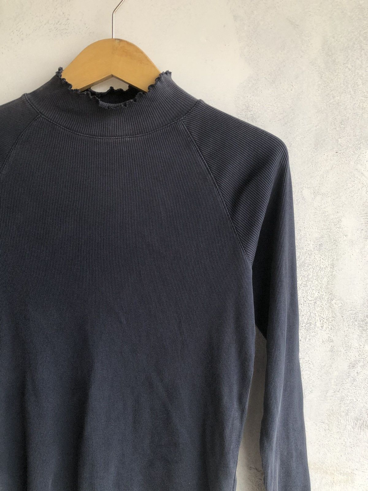 Japanese Brand × Tommy Hilfiger Distressed Sun Faded Tommy Hilfiger LongSleeve Size US M / EU 48-50 / 2 - 3 Thumbnail
