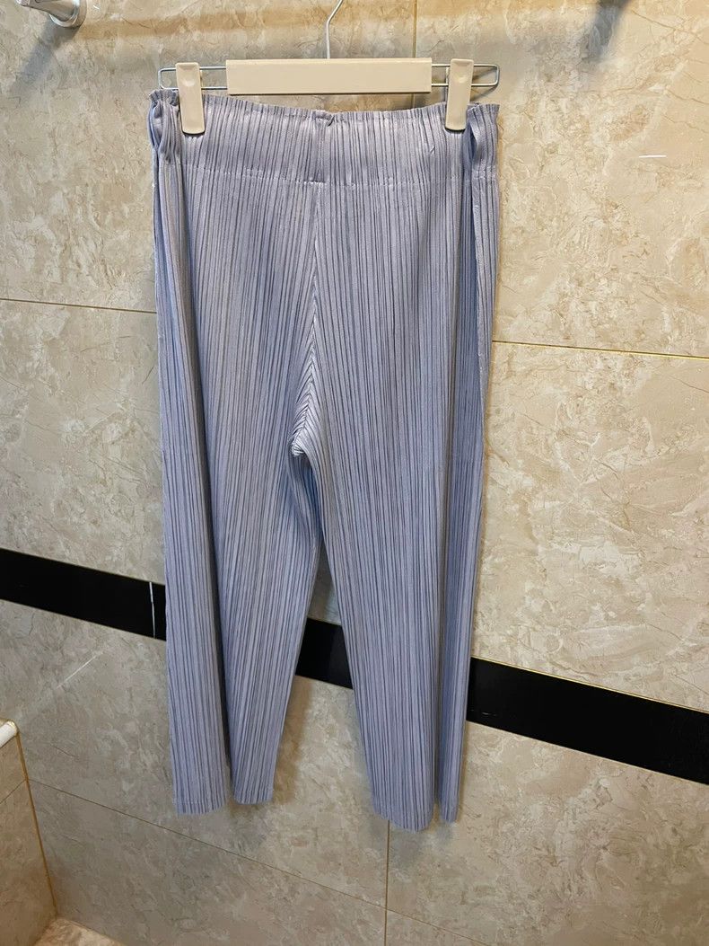 Issey Miyake Issey Miyake size:2 Grey pleated trousers Size 31" - 6 Thumbnail