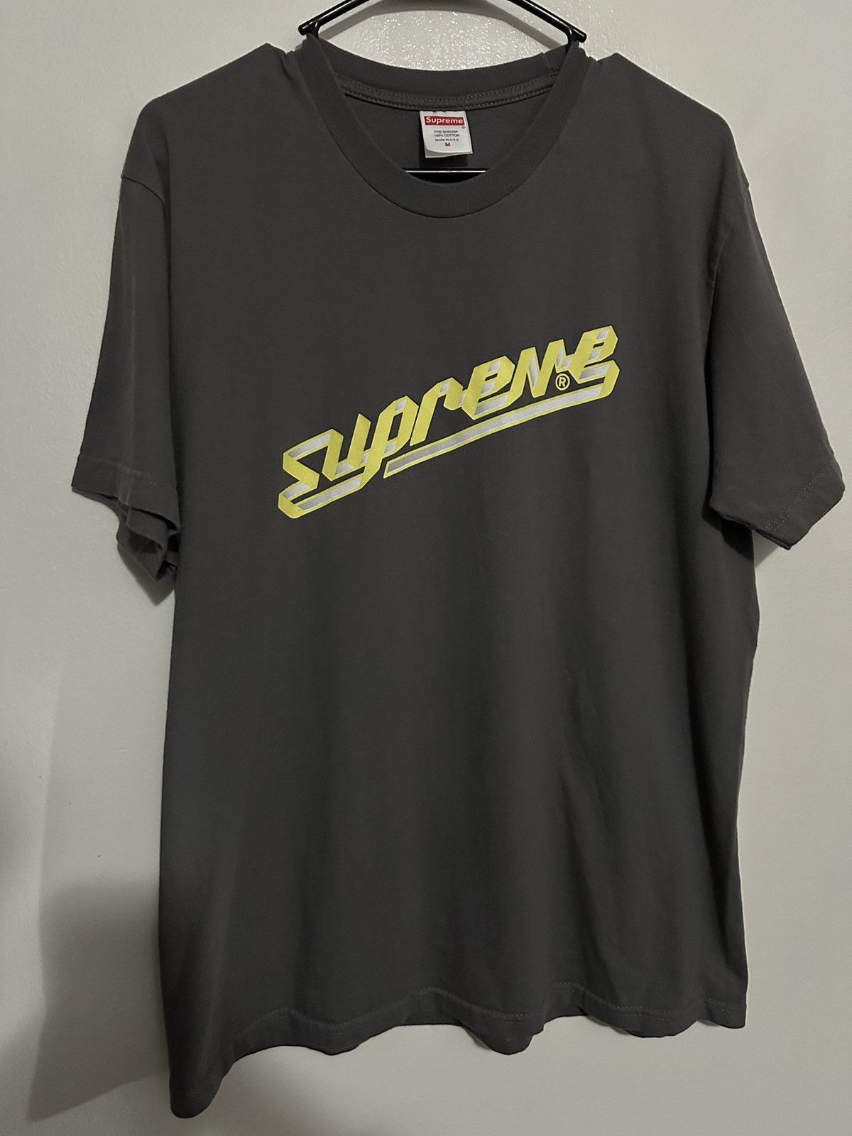 Supreme Supreme Banner Tee Size US M / EU 48-50 / 2 - 1 Thumbnail