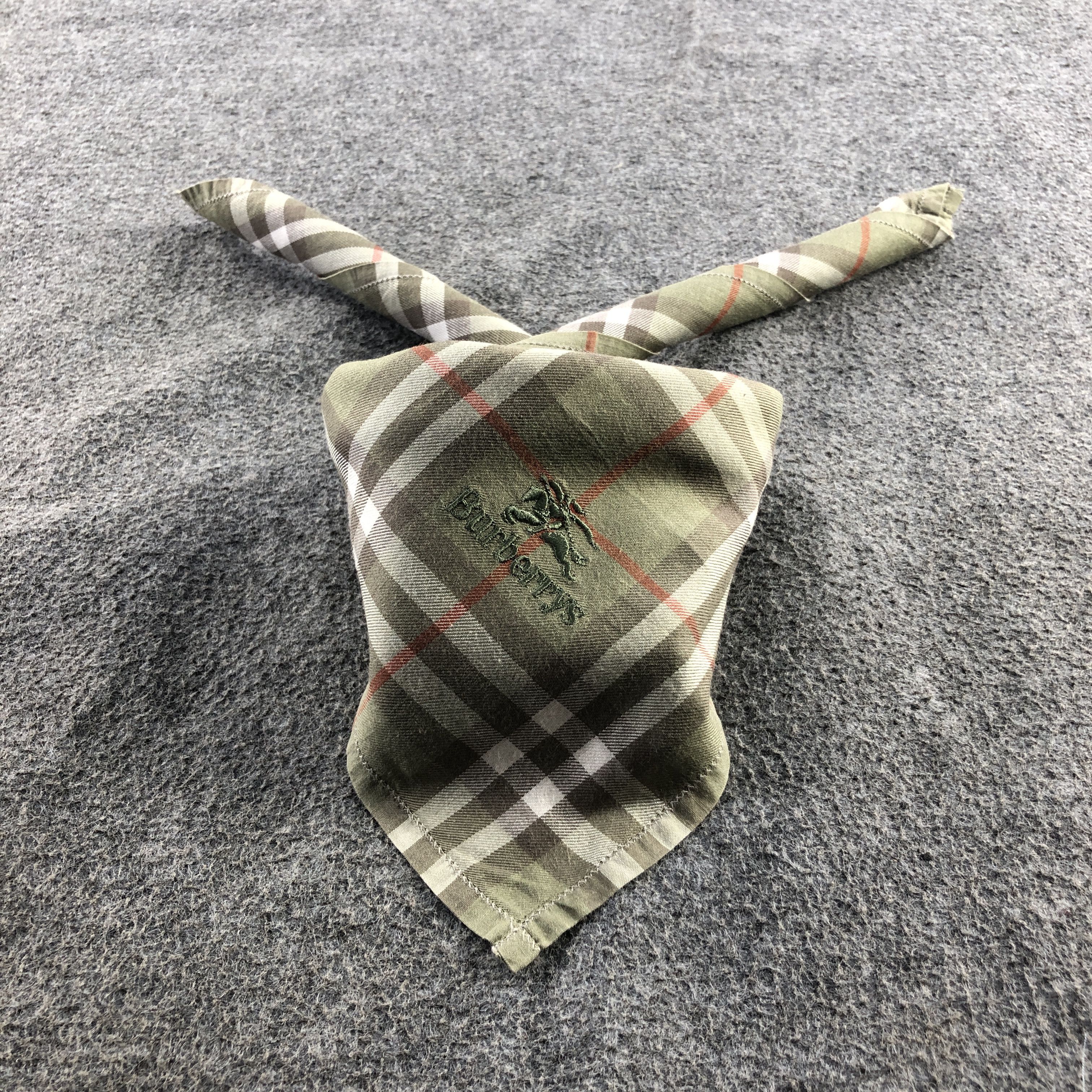 Burberry Burberry Nova Check Handkerchief Neckerchief Bandana H2724 Size ONE SIZE - 1 Thumbnail
