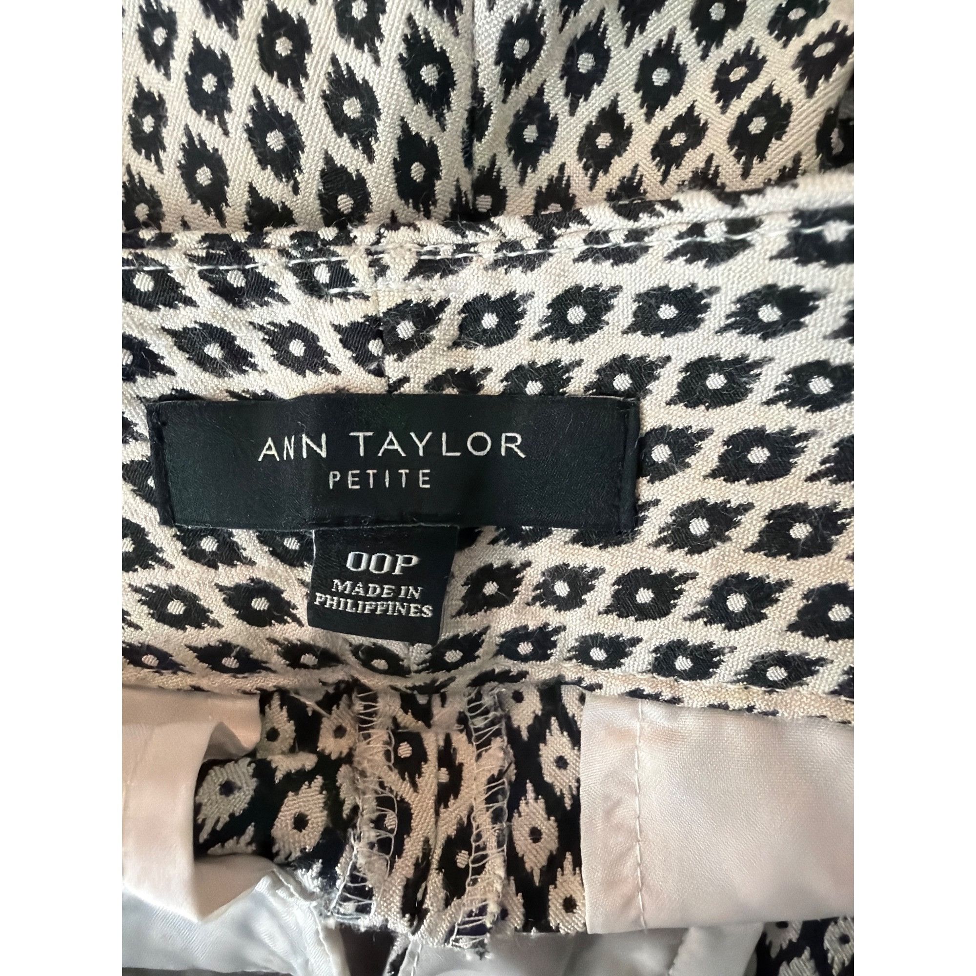Ann Taylor Ann Taylor Devin Cropped Leg Pants Black White Geometric Tex Size 26" / US 2 / IT 38 - 6 Thumbnail