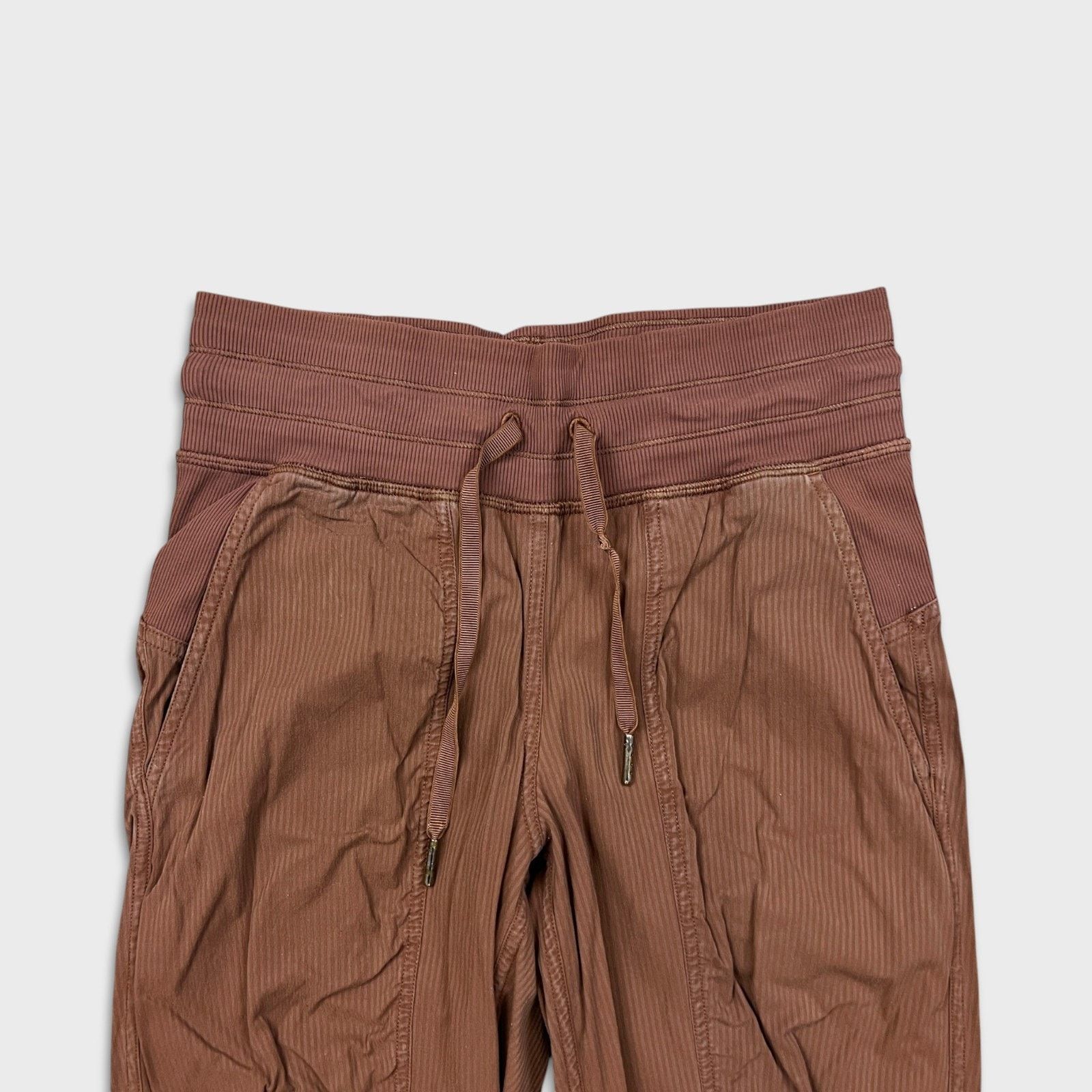 Lululemon Lululemon Dance Studio Mid-Rise Jogger Size 2 Athletic Taper Size 26" / US 2 / IT 38 - 2 Thumbnail