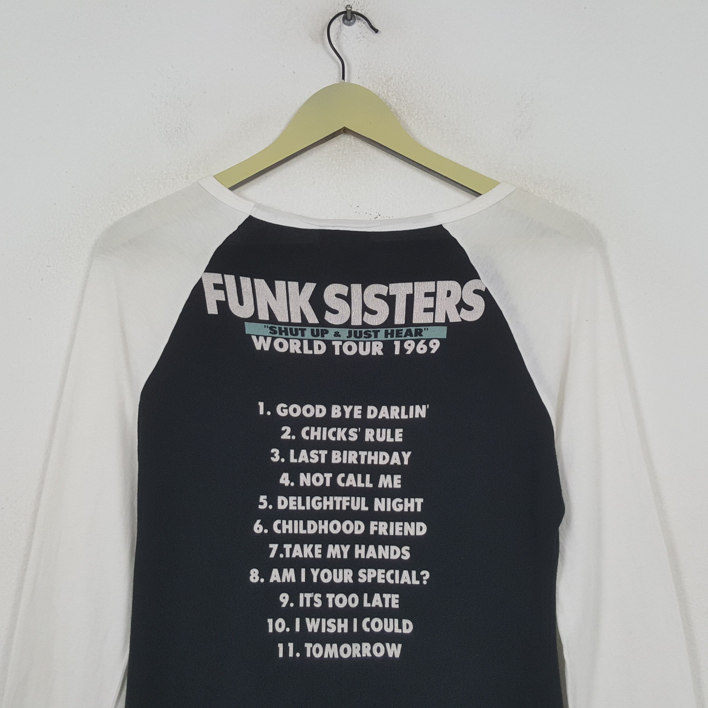 Band Tees Vintaeg FUNK SISTERS World Tour 1969 T-shirt 31 Size XS / US 0-2 / IT 36-38 - 4 Thumbnail