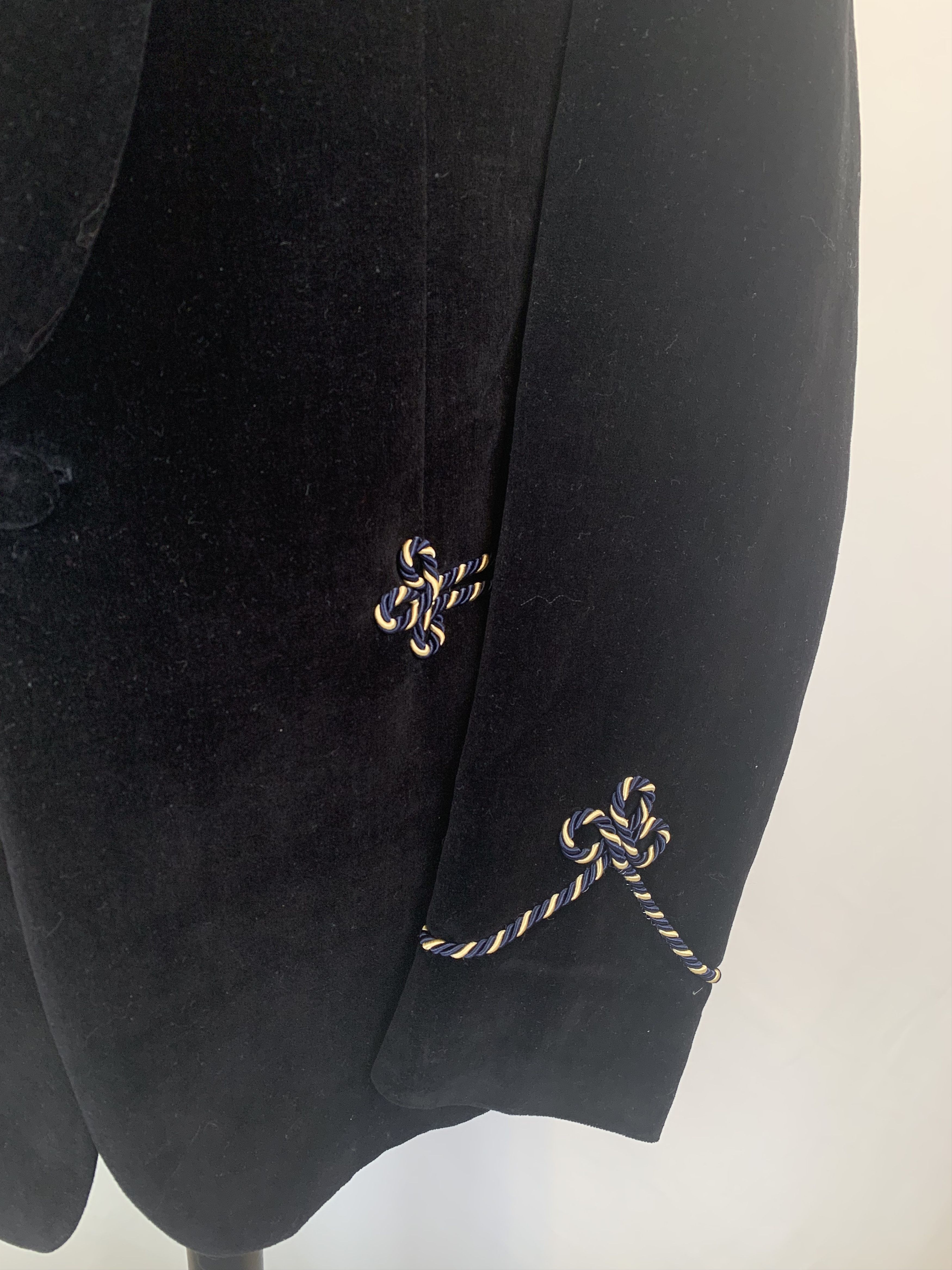 Gucci Men's Classic Black Velvet Blazer Size 50R - 6 Thumbnail