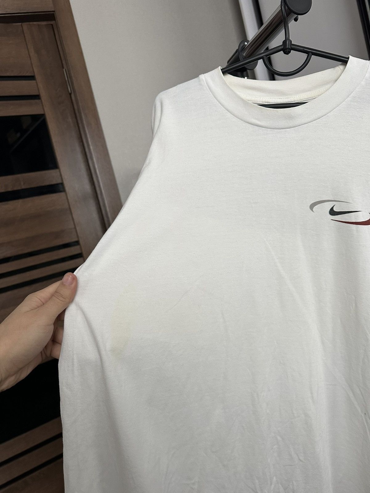 Nike Nike Vintage Big Logo Swoosh T-Shirt Tee 90s Size US L / EU 52-54 / 3 - 12 Thumbnail
