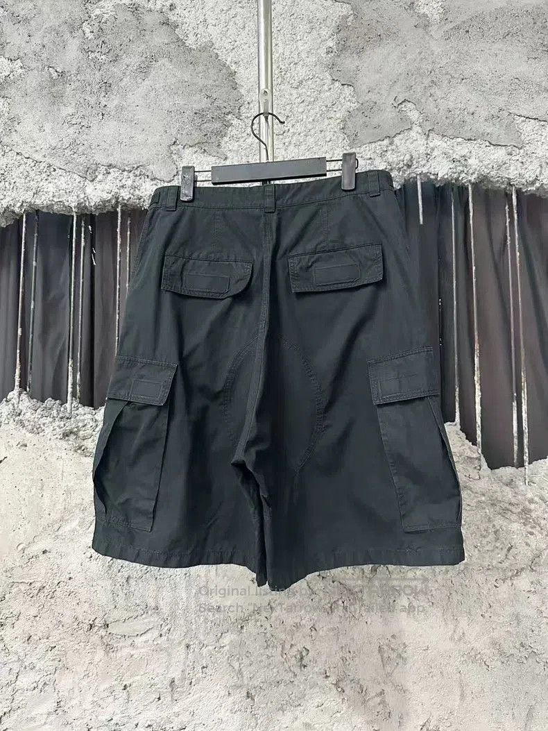 Balenciaga Balenciaga PullUp Cargo Shorts XS. Size US 26 / EU 42 - 2 Thumbnail