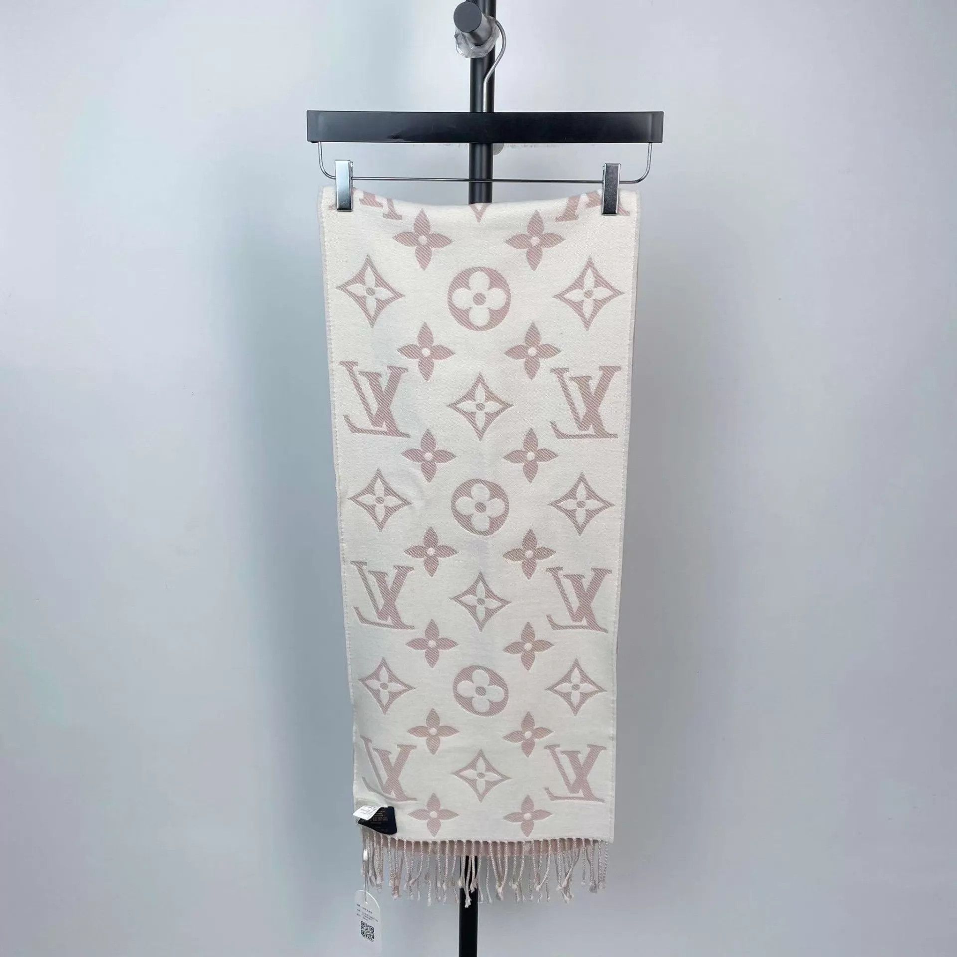 Louis Vuitton LV double-faced cashmere scarf pink Size ONE SIZE - 2 Thumbnail
