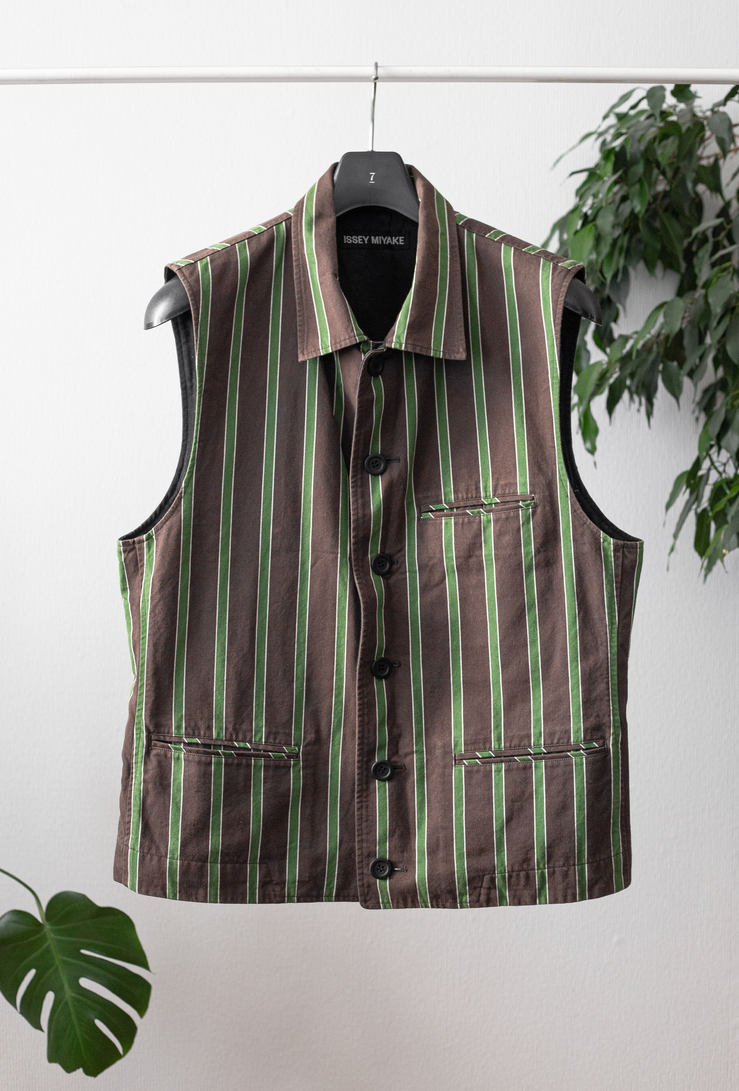 トップス HAI Issey Miyake Cotton Vest トップス HAI Issey Miyake Cotton Vest BASICS – ISSEY MIYAKE ONLINE