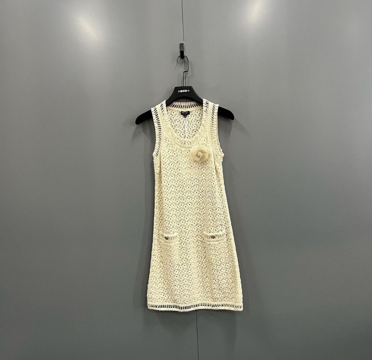 Chanel CHANEL 20P beige floral hollow-out dress J41 Size XS / US 0-2 / IT 36-38 - 1 Thumbnail
