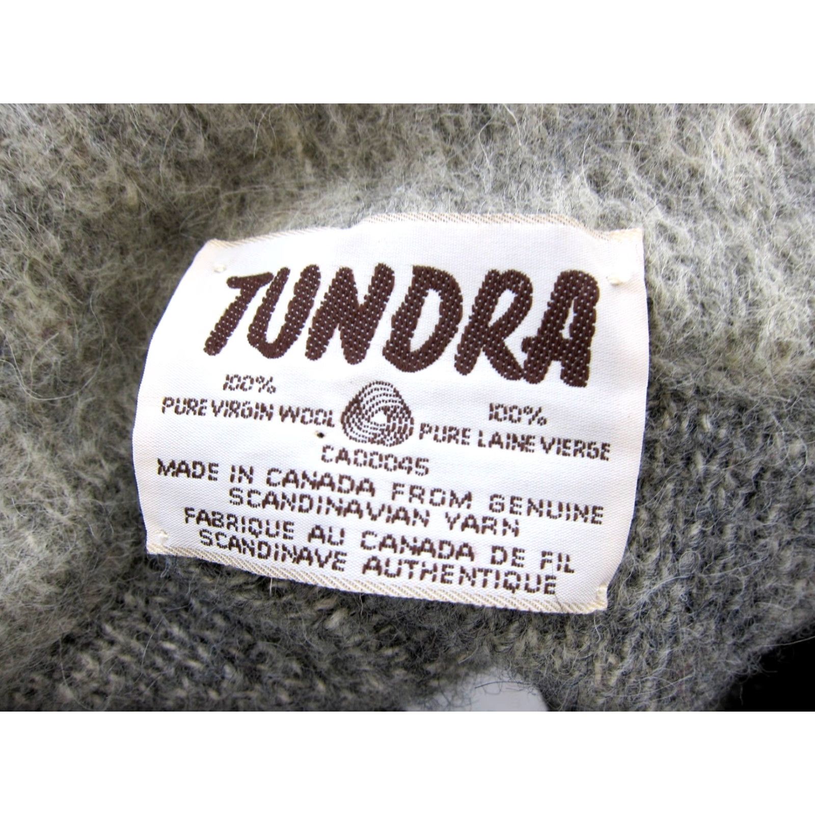 Vintage VINTAGE TUNDRA Poncho Wool 100% Scandinavian Virgin Wool OS One Size Gray Sweater Bohemian Classic Preppy Oversized Pullover Winter Fall Womens Size ONE SIZE - 3 Thumbnail