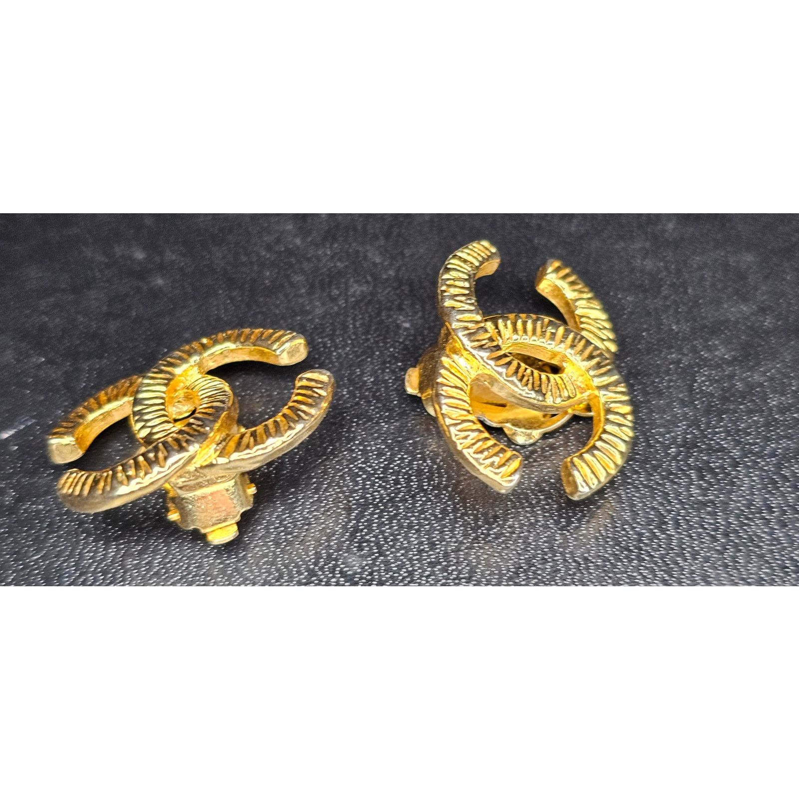 Chanel Chanel 1993 Ridged CC Clip-On Earrings Size ONE SIZE - 7 Thumbnail