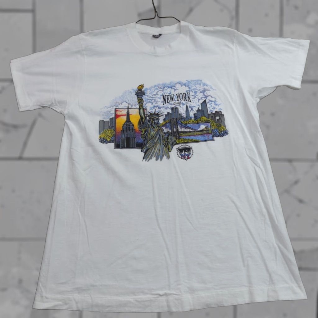 Vintage VINTAGE American Vintage Shirt Small White USA 1990s New York World Trade Center Statue of Freedom Crew Neck Short Sleeve Mens T-Shirt Size US S / EU 44-46 / 1 - 1 Thumbnail