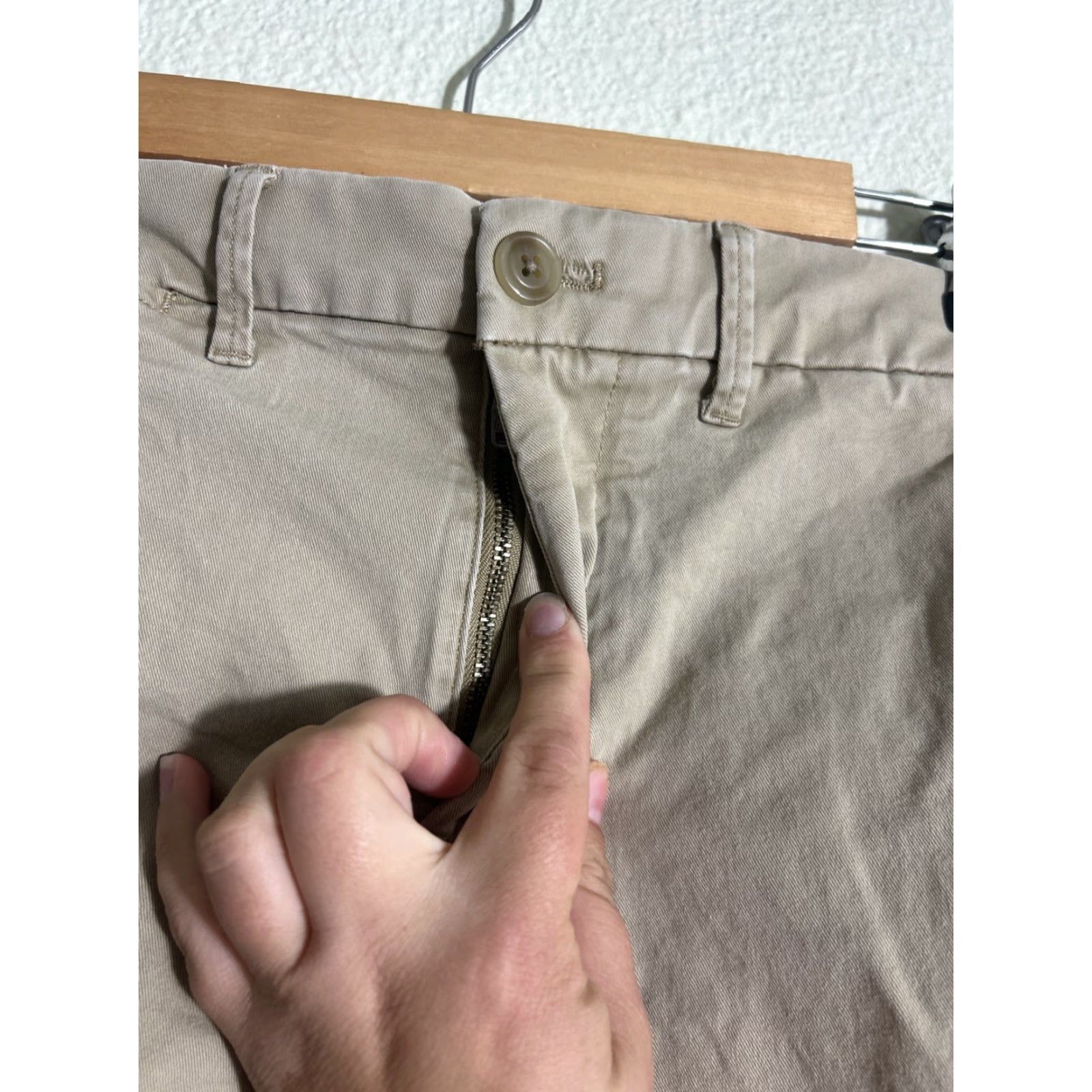 Gap VINTAGE Gap Chino Shorts Mens 28x12 Beige Cotton Stains Size US 28 / EU 44 - 6 Thumbnail