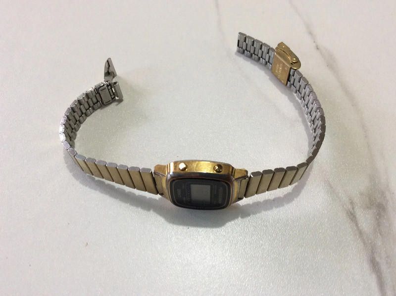 Casio Casio ladies gold bracelet watch Size ONE SIZE - 6 Thumbnail