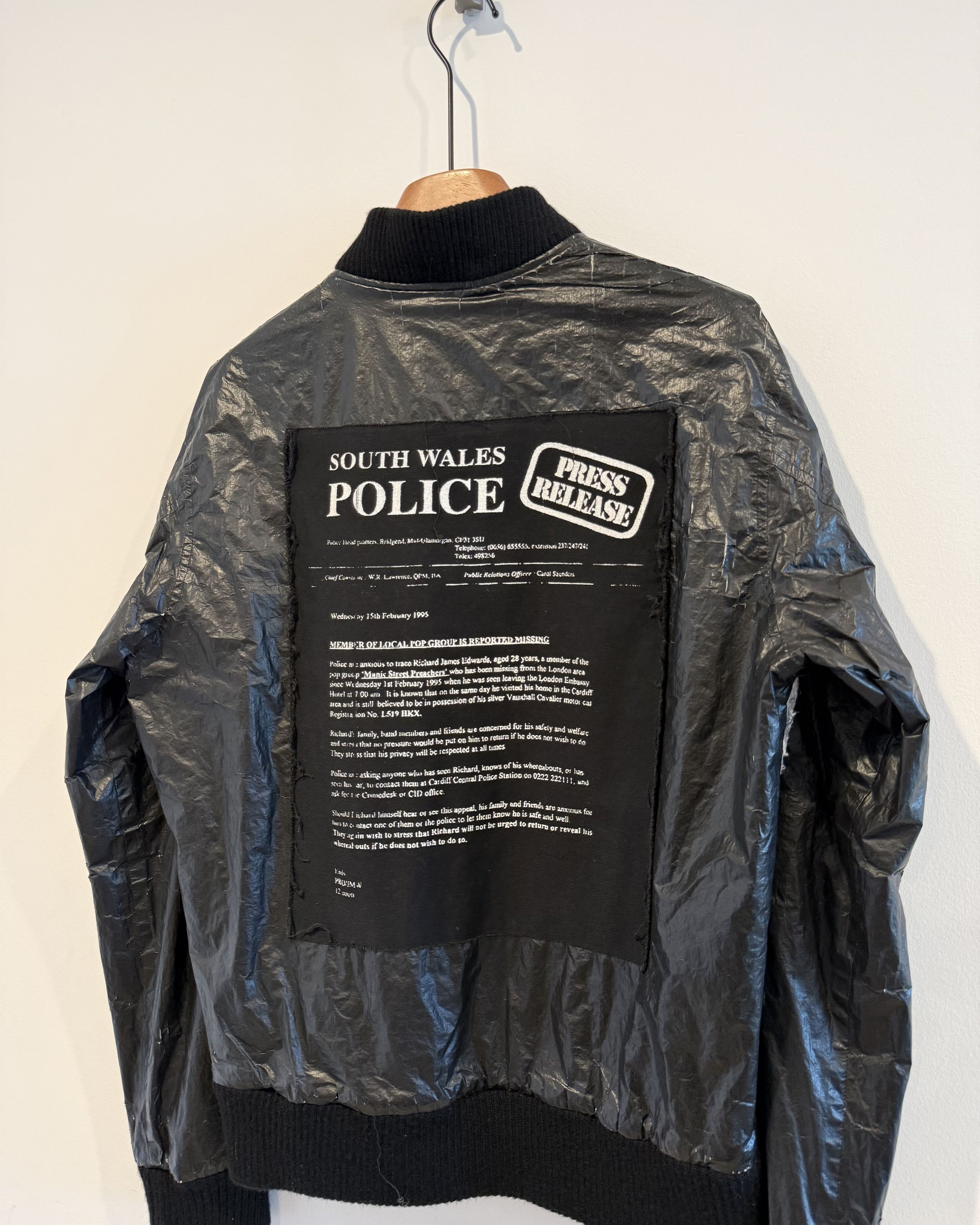 Raf Simons Raf simons Aw2001 “Riot Riot Riot”Bomber Jacket 2001 Size US S / EU 44-46 / 1 - 2 Thumbnail