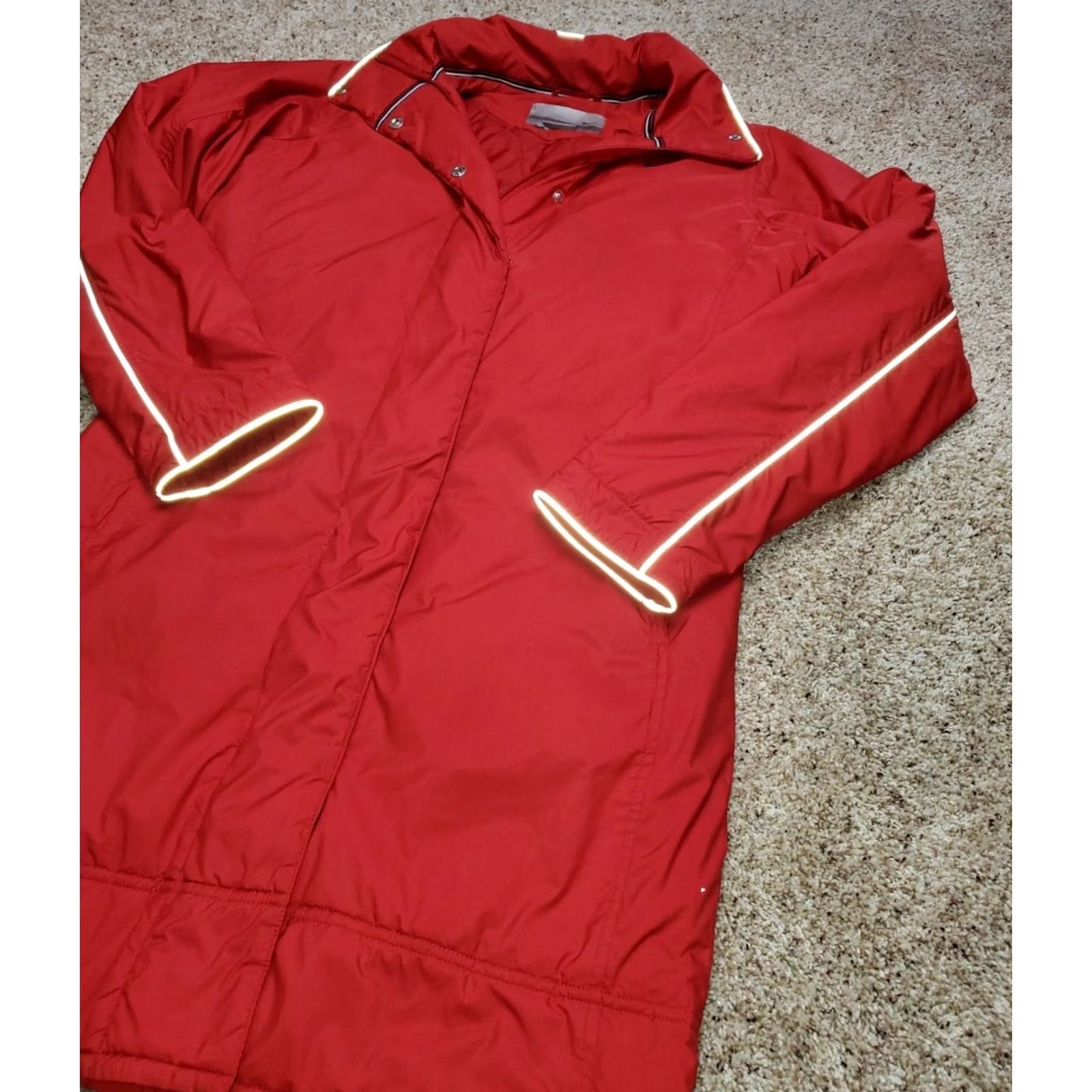 Nike VINTAGE Nike Trench Coat Womens Red Puffer Reflective Full Zip Snap Y2K Jacket Coat Long Sleeve XS/S Regular Mens, Womens Size S / US 4 / IT 40 - 3 Thumbnail