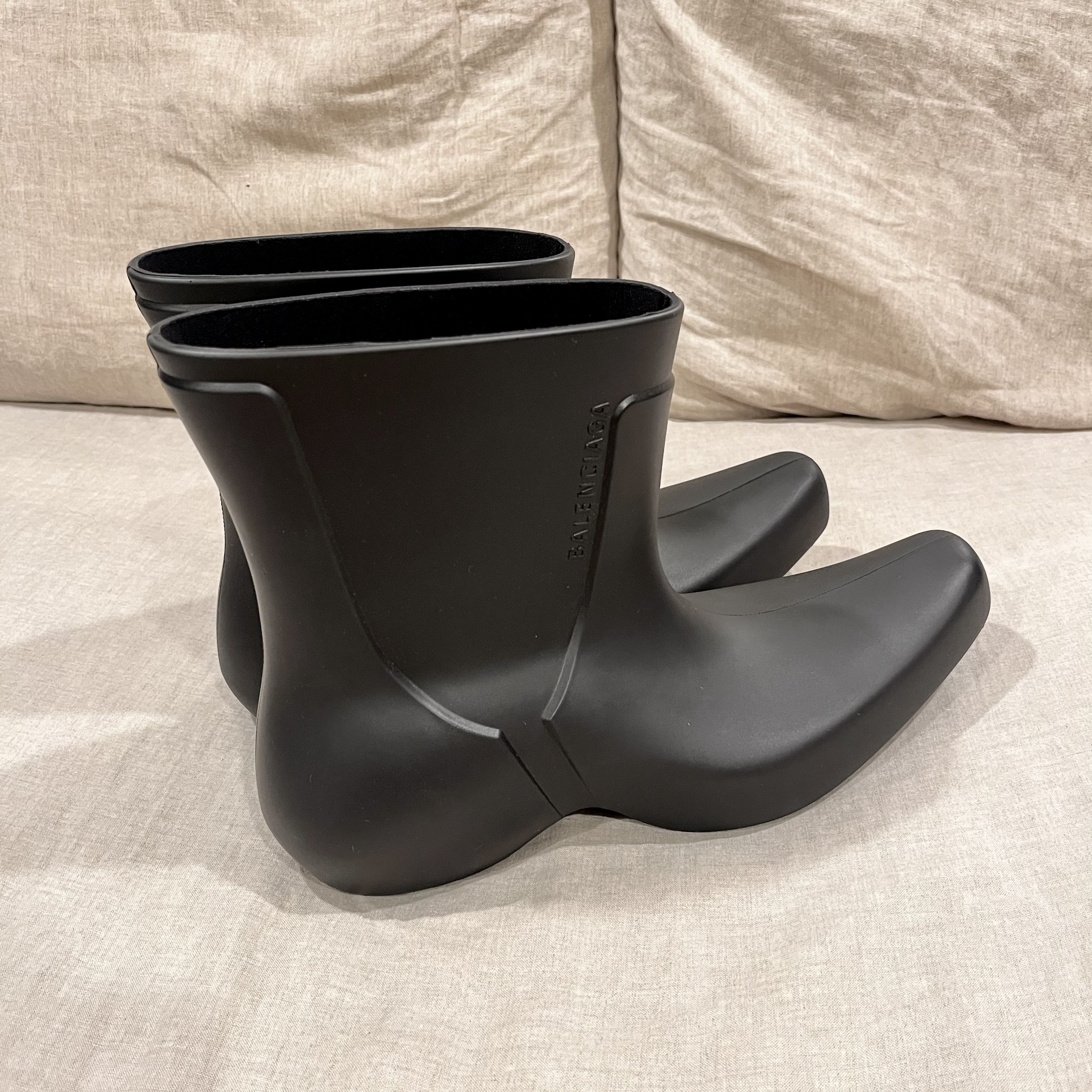 $1050 Balenciaga Excavator Ankle Boot, Black, Size 41