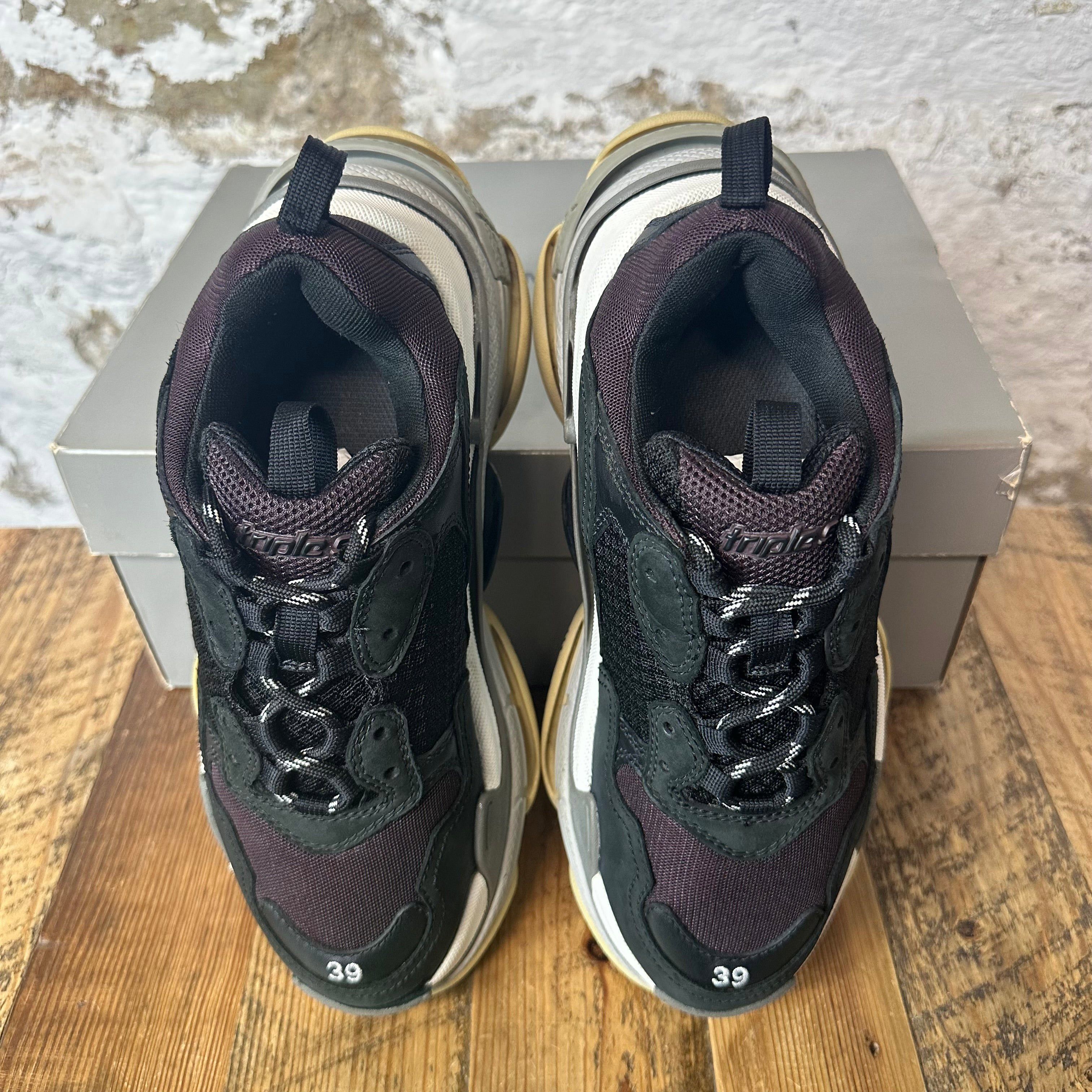 Balenciaga Balenciaga Triple S Black Burgundy Sz 6.5 (39) Size US 6.5 / EU 39-40 - 3 Thumbnail