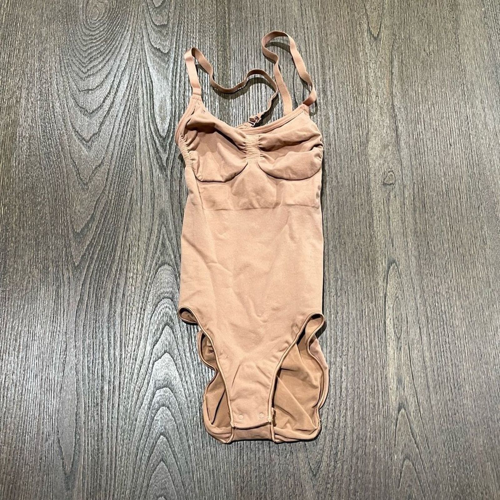 SKIMS NWOT Skims Sculpting Bodysuit - Size S/M Size ONE SIZE - 1 Thumbnail