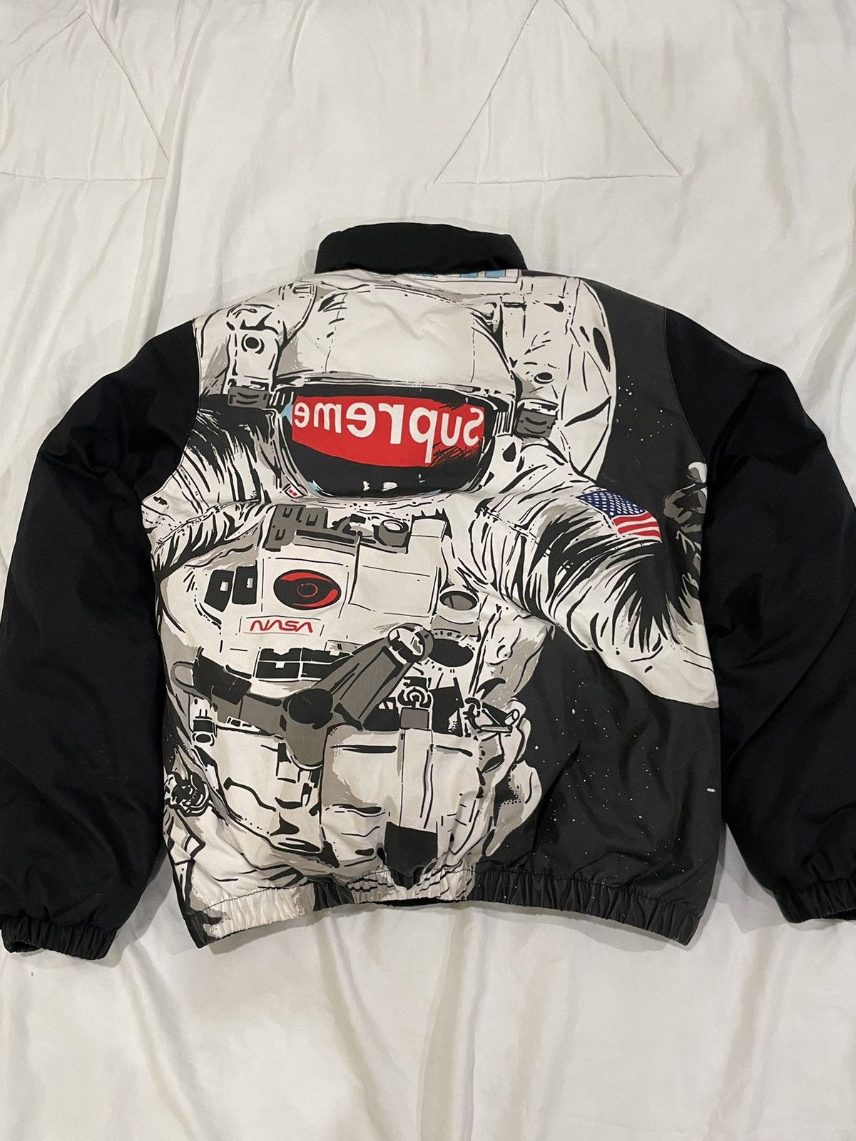 Supreme astronaut puffy jacket black clearance