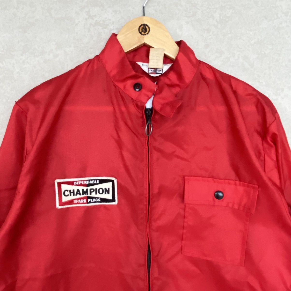 Other Vintage Champion Windbreaker Jacket With Black Accents SizeL Size US L / EU 52-54 / 3 - 4 Thumbnail