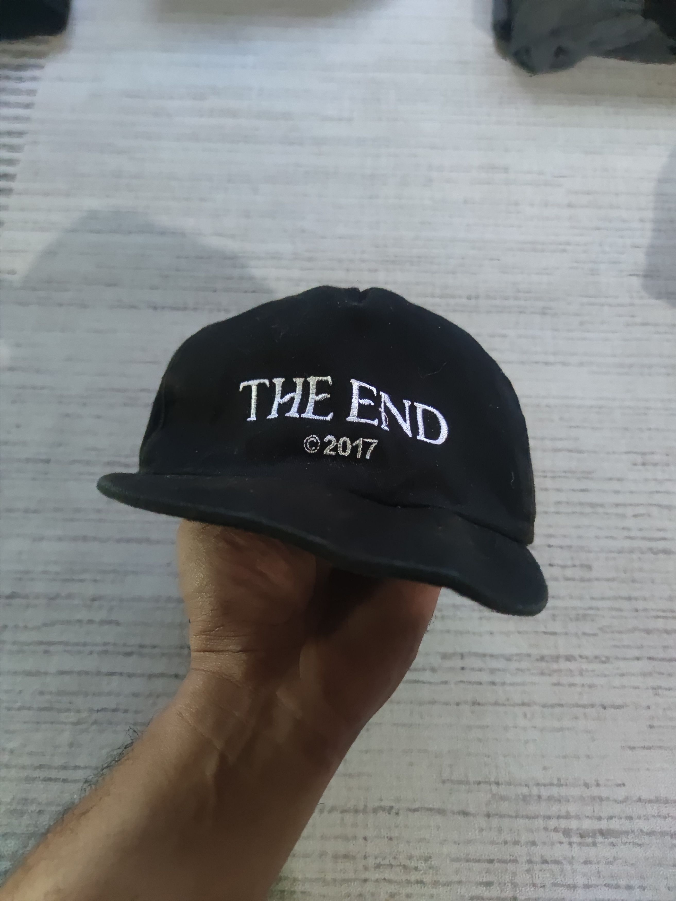 Off-White The End 2017 Off-White Virgil Abloh Font c/o Charaf Tajer Size ONE SIZE - 10 Thumbnail