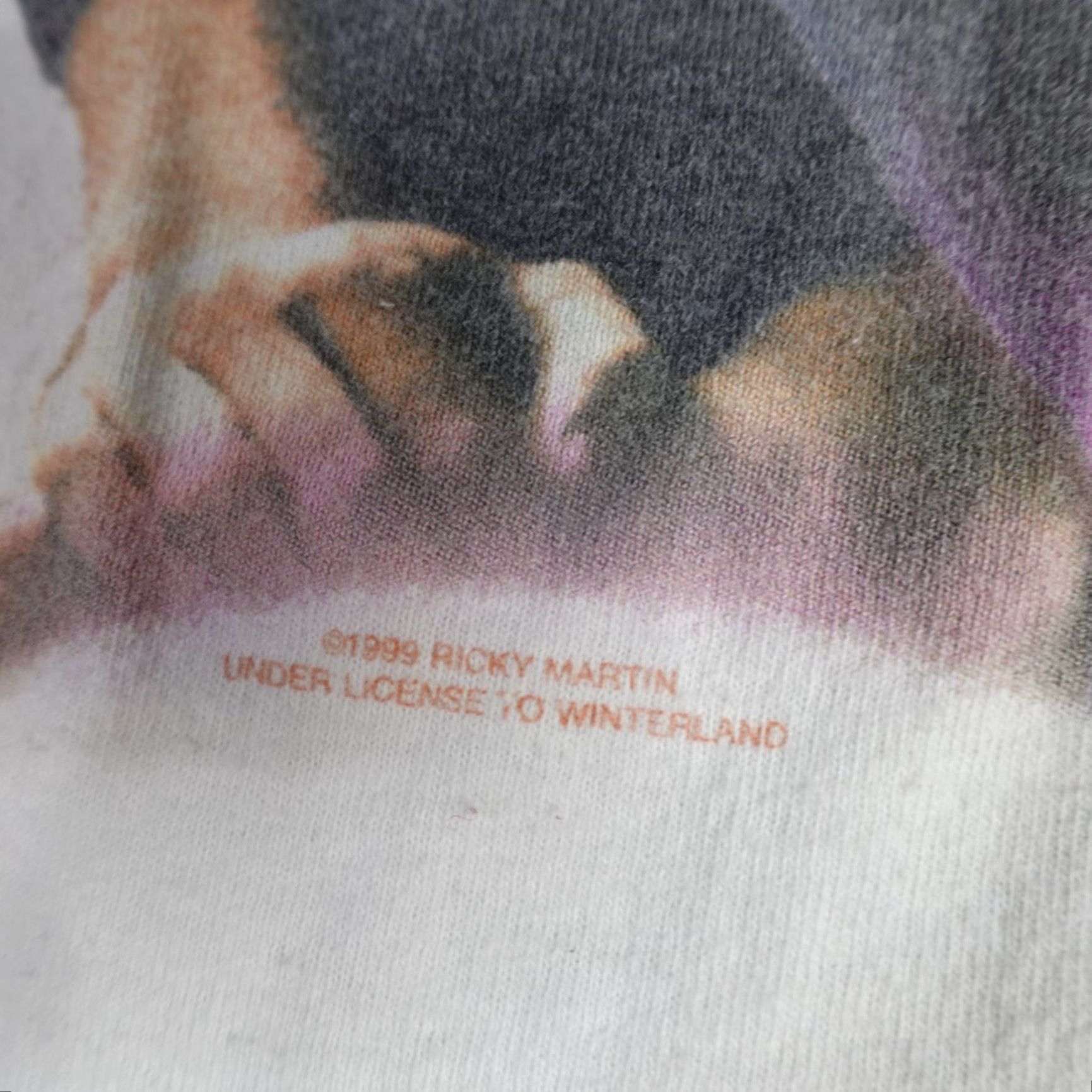 Vintage VINTAGE Ricky Martin T-shirt Men M White 1999 Tultex Wonderland Graphic Print Crew Neck Short Sleeve Hole on back Size US M / EU 48-50 / 2 - 3 Thumbnail