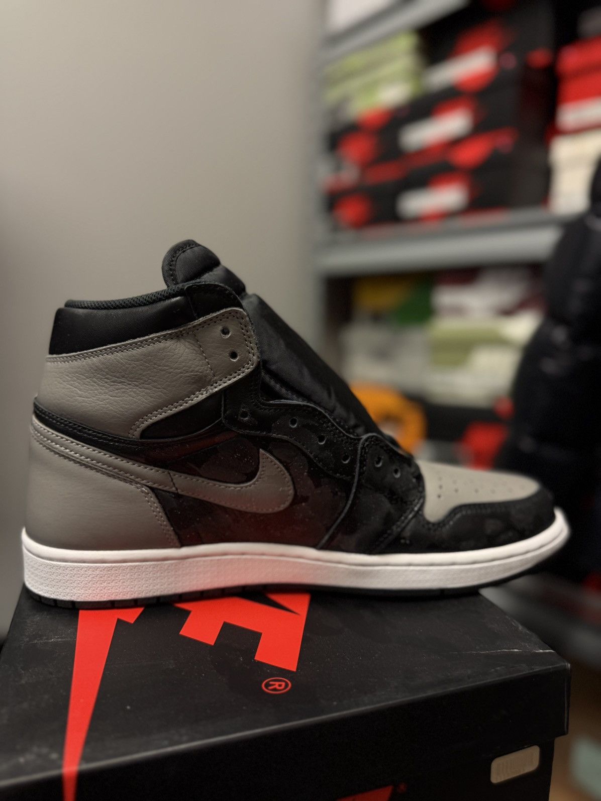 Jordan Brand × Nike Jordan 1 High Shadow 2017 OG Size 12 (NEW) Size US 12 / EU 45 - 7 Thumbnail
