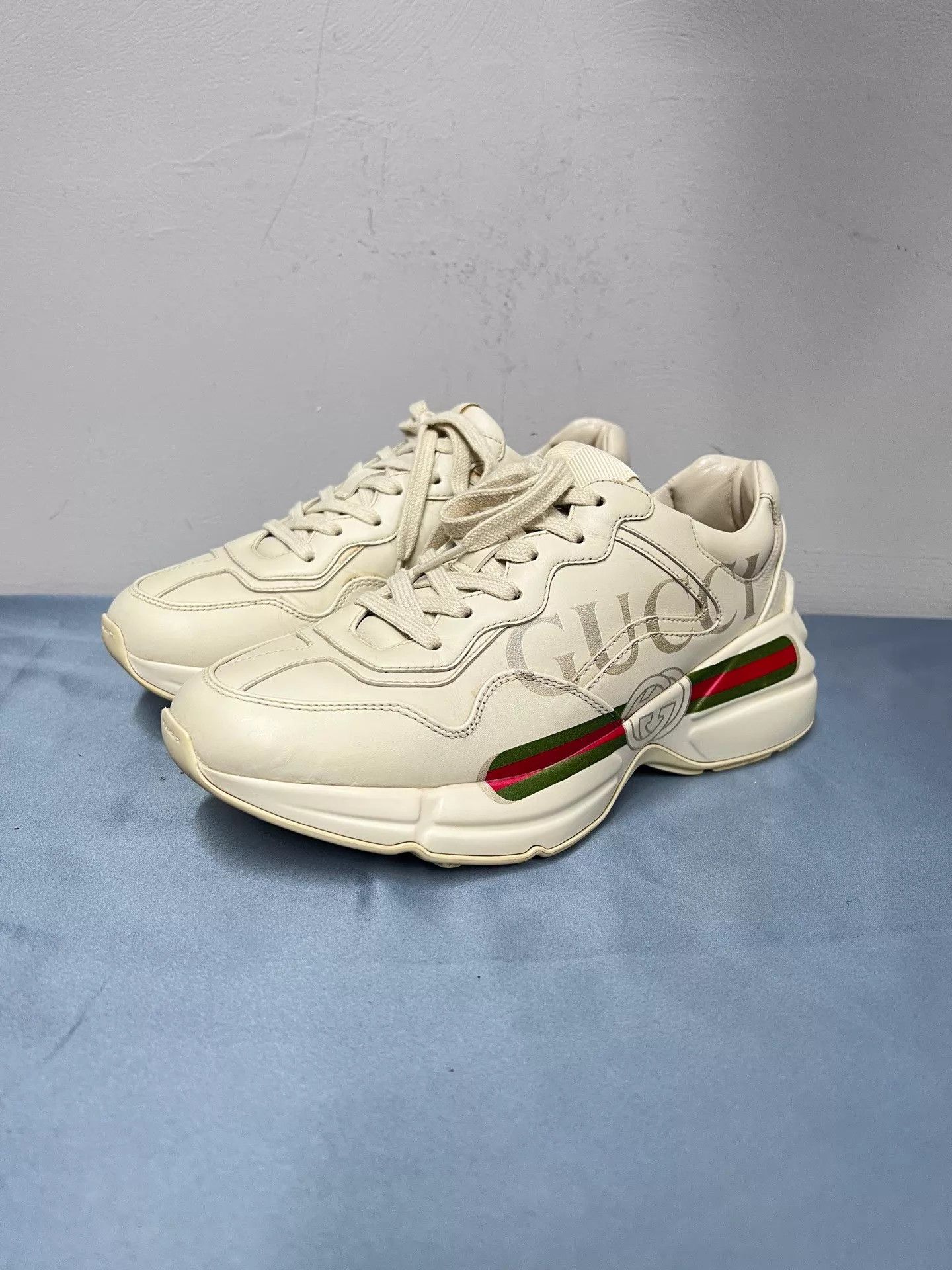 Gucci Gucci Rhyton Ivory Red Green Logo Sneaker 37.5 LN Size US 7 / IT 37 - 1 Thumbnail