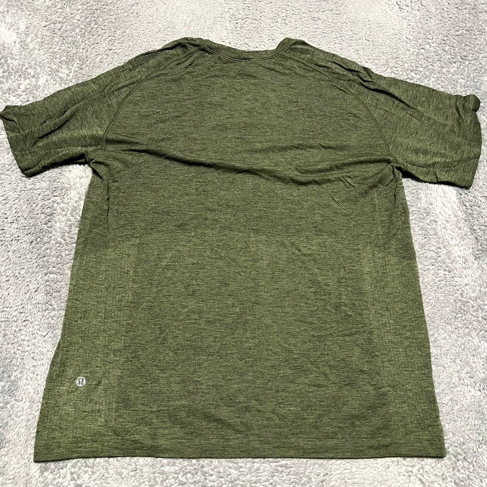 Lululemon **Lululemon Mens Large Green Tech Vent T-Shirt** User: Lululemon Mens Large Green Tech Vent T-Shirt Size US L / EU 52-54 / 3 - 4 Thumbnail
