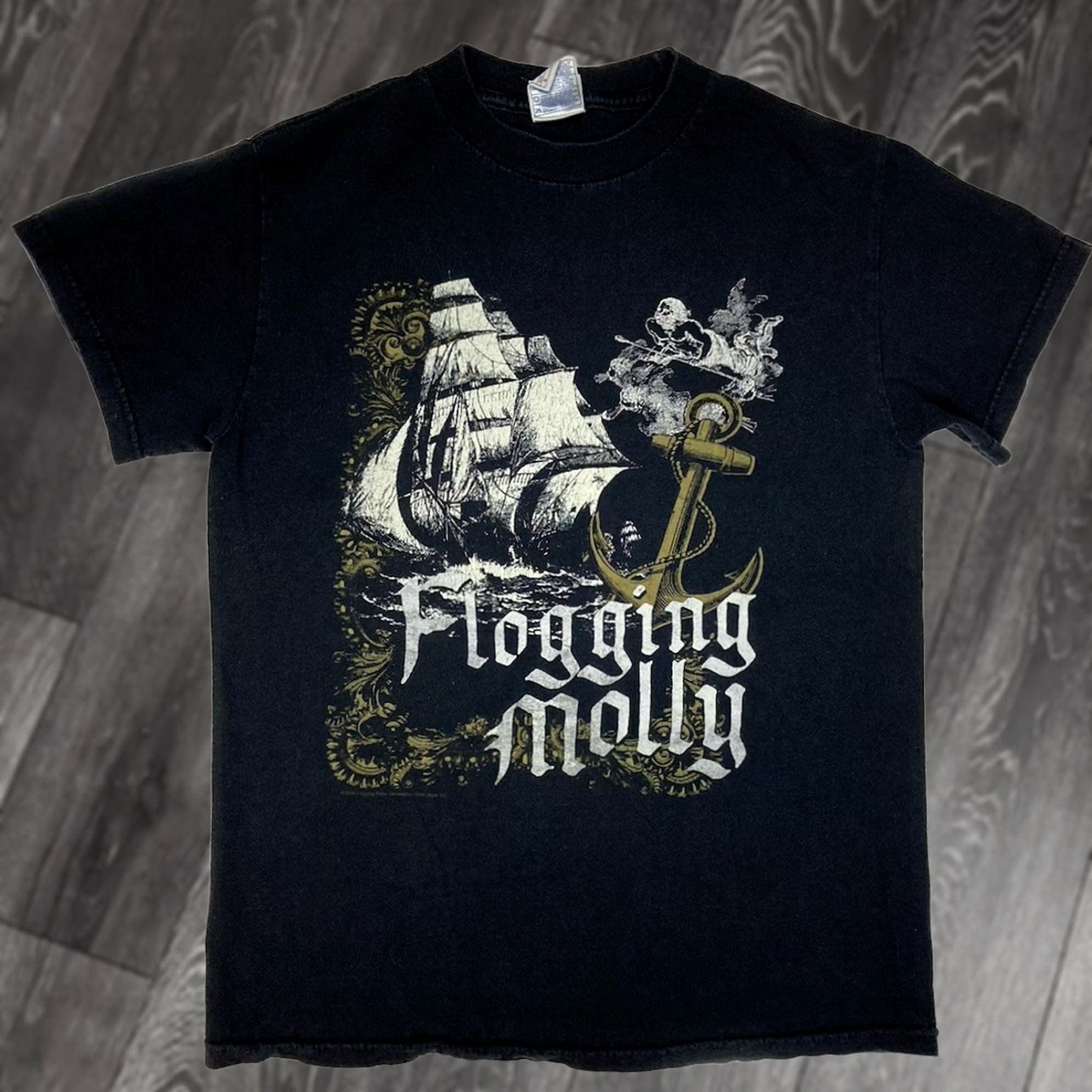 Vintage VINTAGE Flogging Molly 2006 Graphic T-shirt Women Small Black Music Shirt” Size S / US 4 / IT 40 - 1 Thumbnail