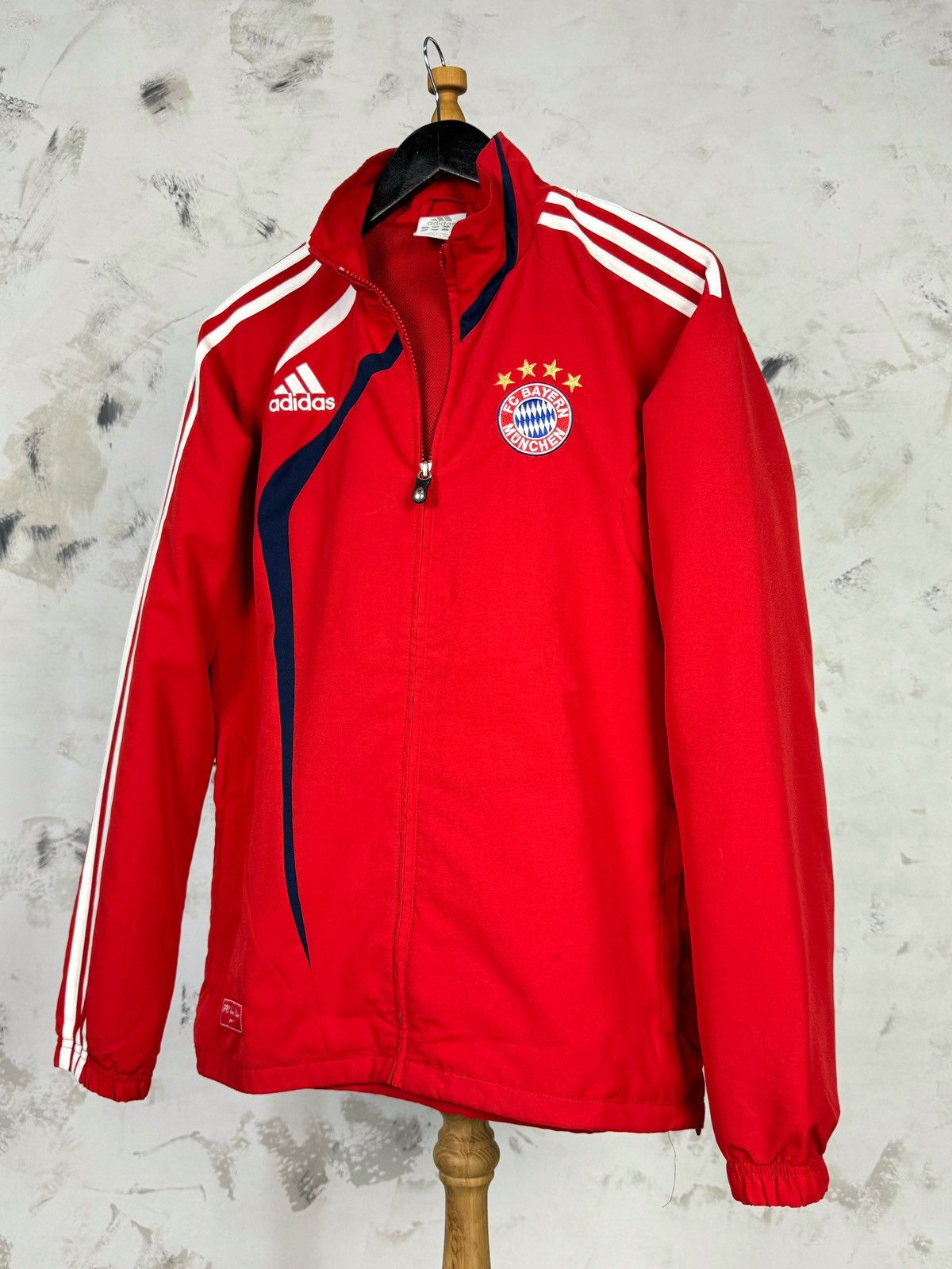 Vintage Vintage Adidas FC Bayern Munich Zip Jacket Size S Size US S / EU 44-46 / 1 - 1 Thumbnail
