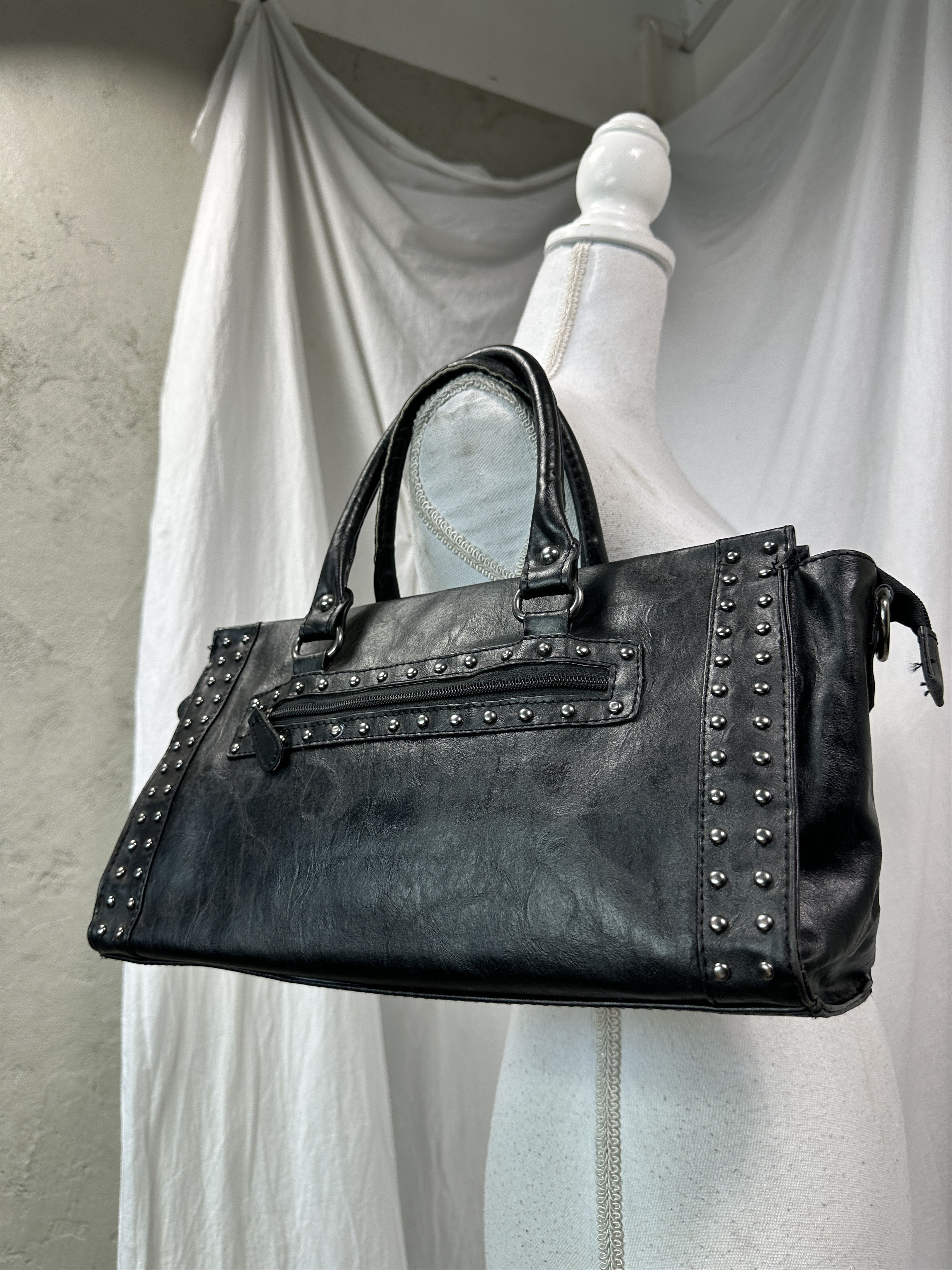 Vintage Vintage Avant Garde Leather Studded Bag Y2K Size ONE SIZE - 1 Thumbnail