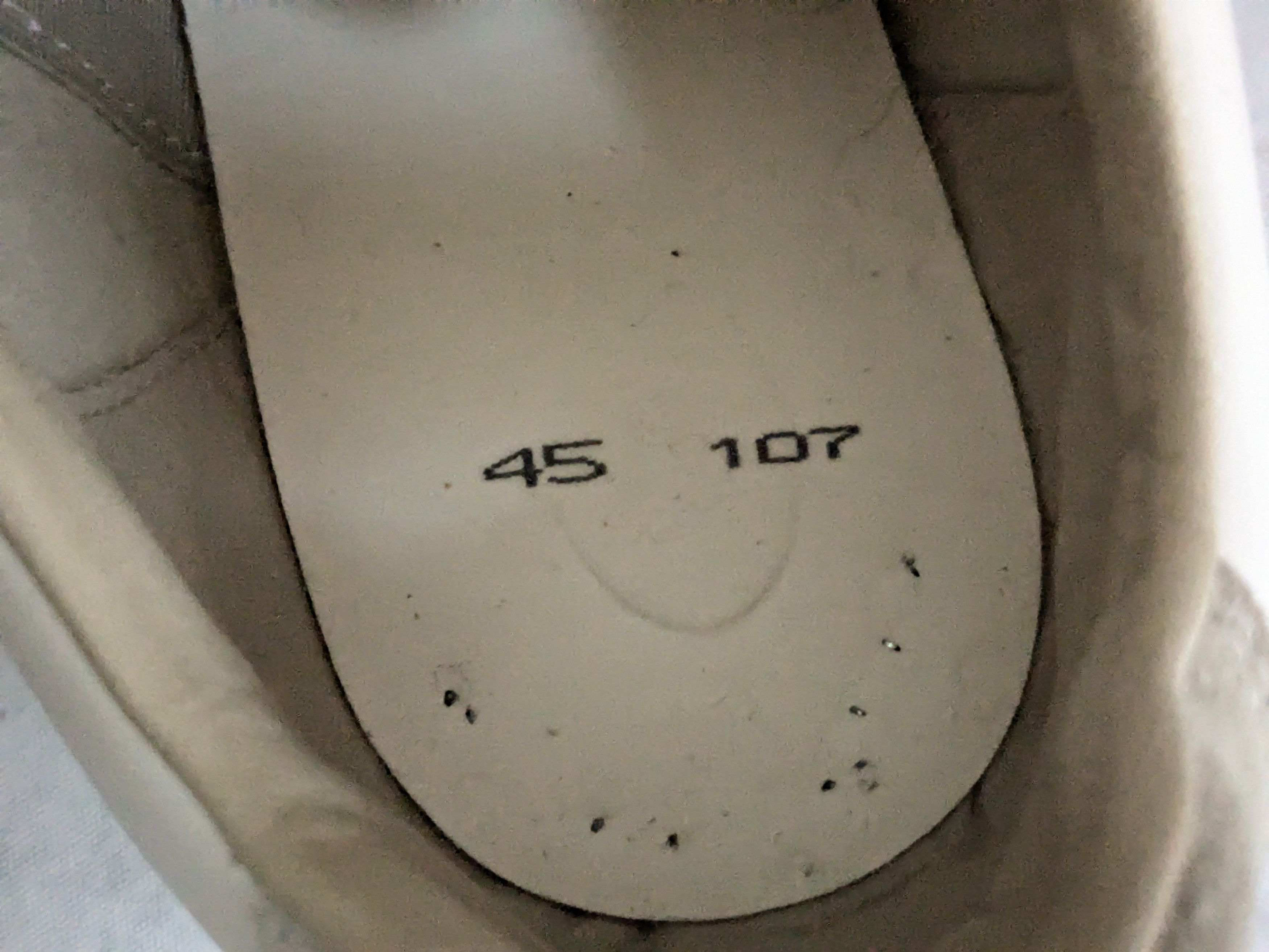 Maison Margiela Maison Margiela GAT White Gray 12 45 Low Tops Size US 12 / EU 45 - 7 Thumbnail