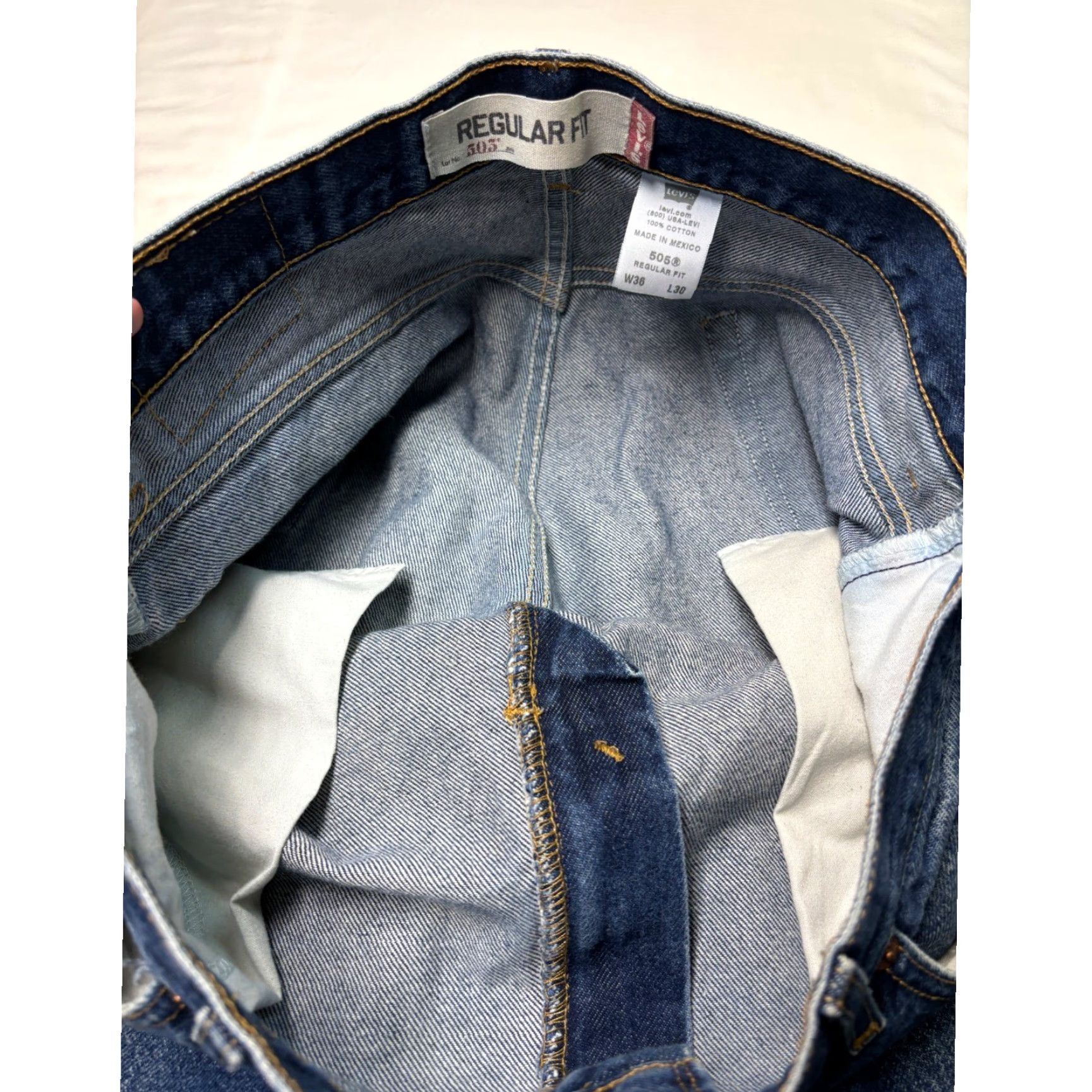 Levi's Levi's 505 Regular Jeans Men W36 L30 Denim Blue Five Pocket Zip Fly Straight Regular Fit Size US 36 / EU 52 - 4 Thumbnail