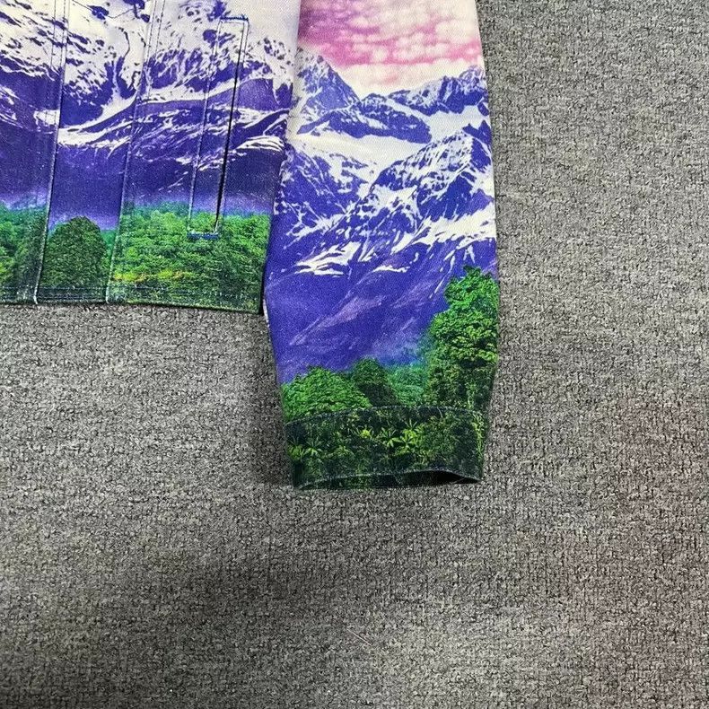 Louis Vuitton Louis Vuitton Cropped Denim Jacket with Mountain Print-2506 Size L / US 10 / IT 46 - 4 Thumbnail