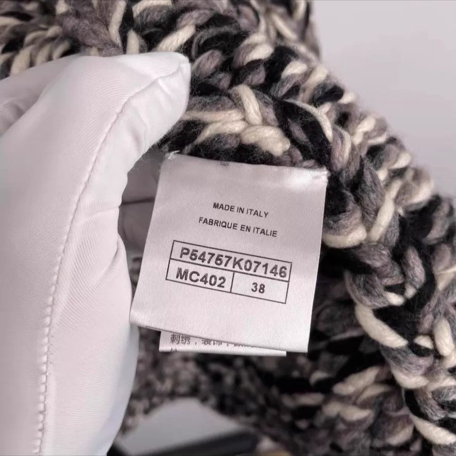 Chanel Chanel Crewneck Sweater Size S / US 4 / IT 40 - 2 Thumbnail