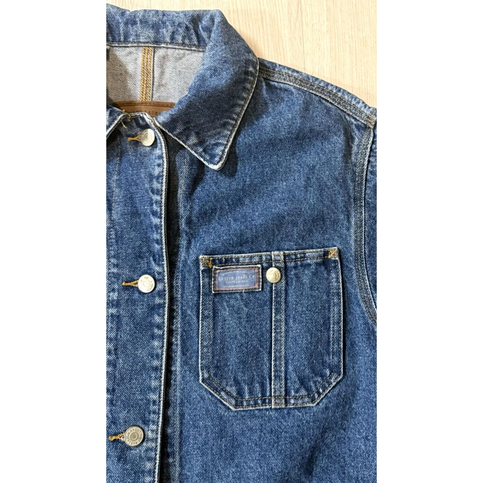 CO VINTAGE Lauren Jeans Co. Denim Chore Jacket Medium Women’s 90s Utility Barn Coat Blue Long Sleeve Button Pockets Logo Size 32" / US 10 / IT 46 - 5 Thumbnail