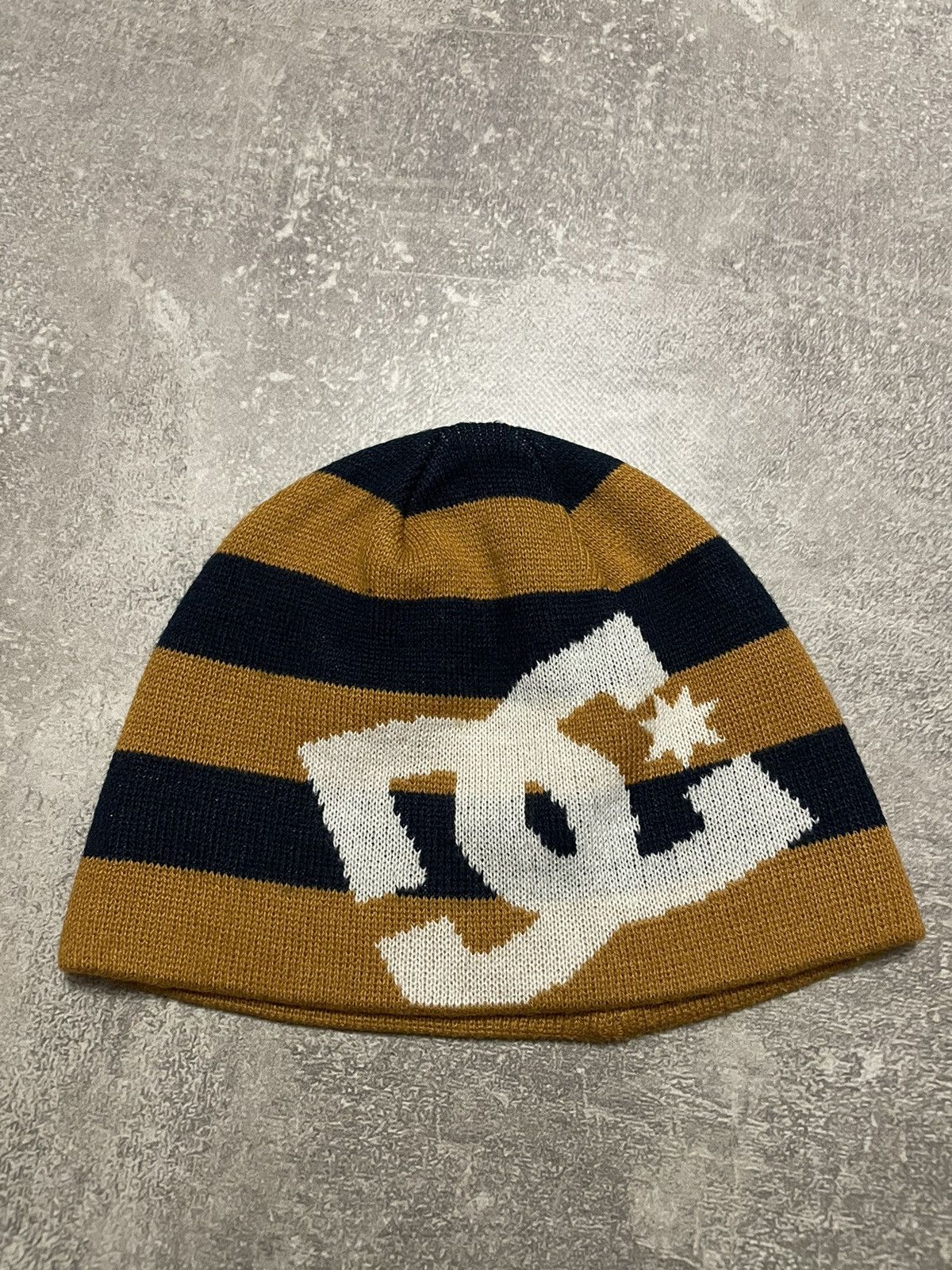 DC Vintage DC Big Logo Rap Hat Sk8 Size ONE SIZE - 1 Thumbnail