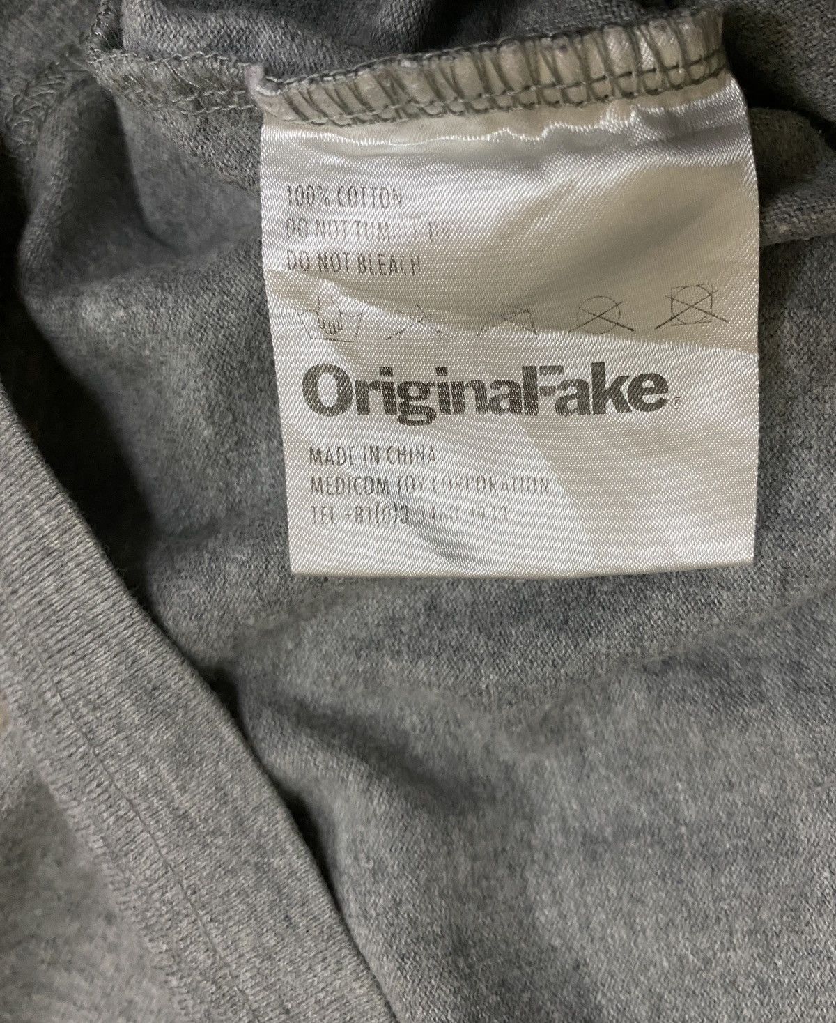 Japanese Brand Rare Vintage Japanese Brand Original Fake T-shirt 2000s Size US XL / EU 56 / 4 - 8 Thumbnail