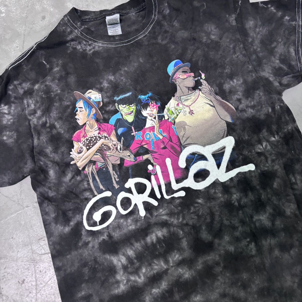 Band Tees × Other × Vintage Vintage y2k crop fit metal band Gorillaz t shirt Size US M / EU 48-50 / 2 - 2 Thumbnail