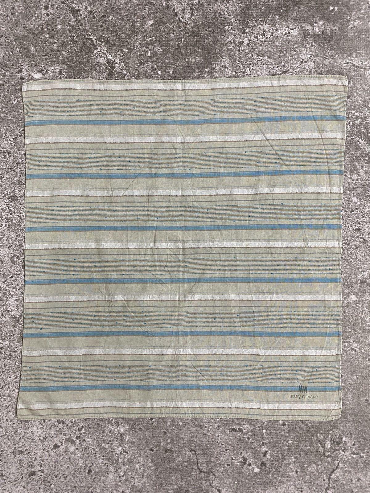 Issey Miyake Issey miyake Handkerchief / Bandana / Neckerchief Size ONE SIZE - 2 Thumbnail