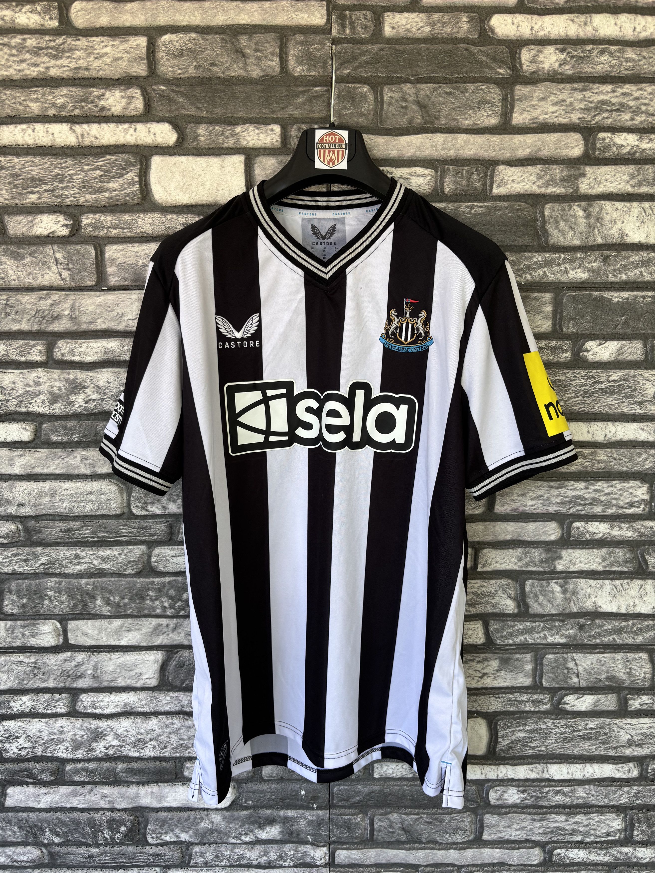 Castore Newcastle United 2023/24 Home Kit | Isak #14 | PL Patch Size US XL / EU 56 / 4 - 5 Thumbnail