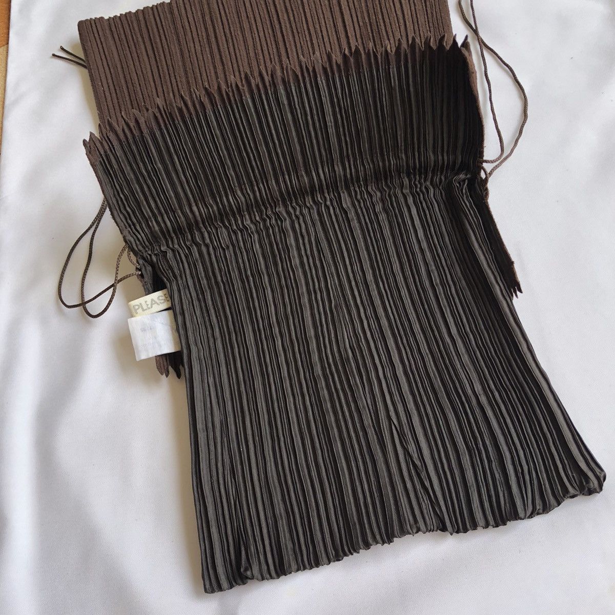 Pleats Please Issey Miyake Pleats Please Issey Miyaki Velvet Pouch Bag Size ONE SIZE - 9 Thumbnail
